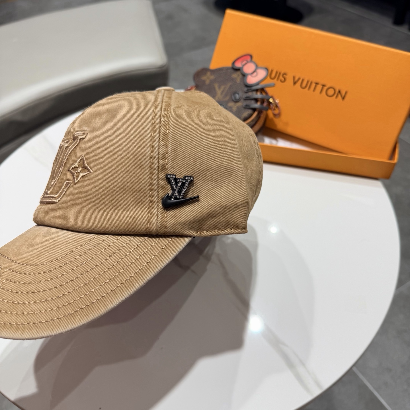 路易威登lv棒球帽 LouisVuitton😍新款重工打造♥️高端大气，百搭款🤗男女通用！