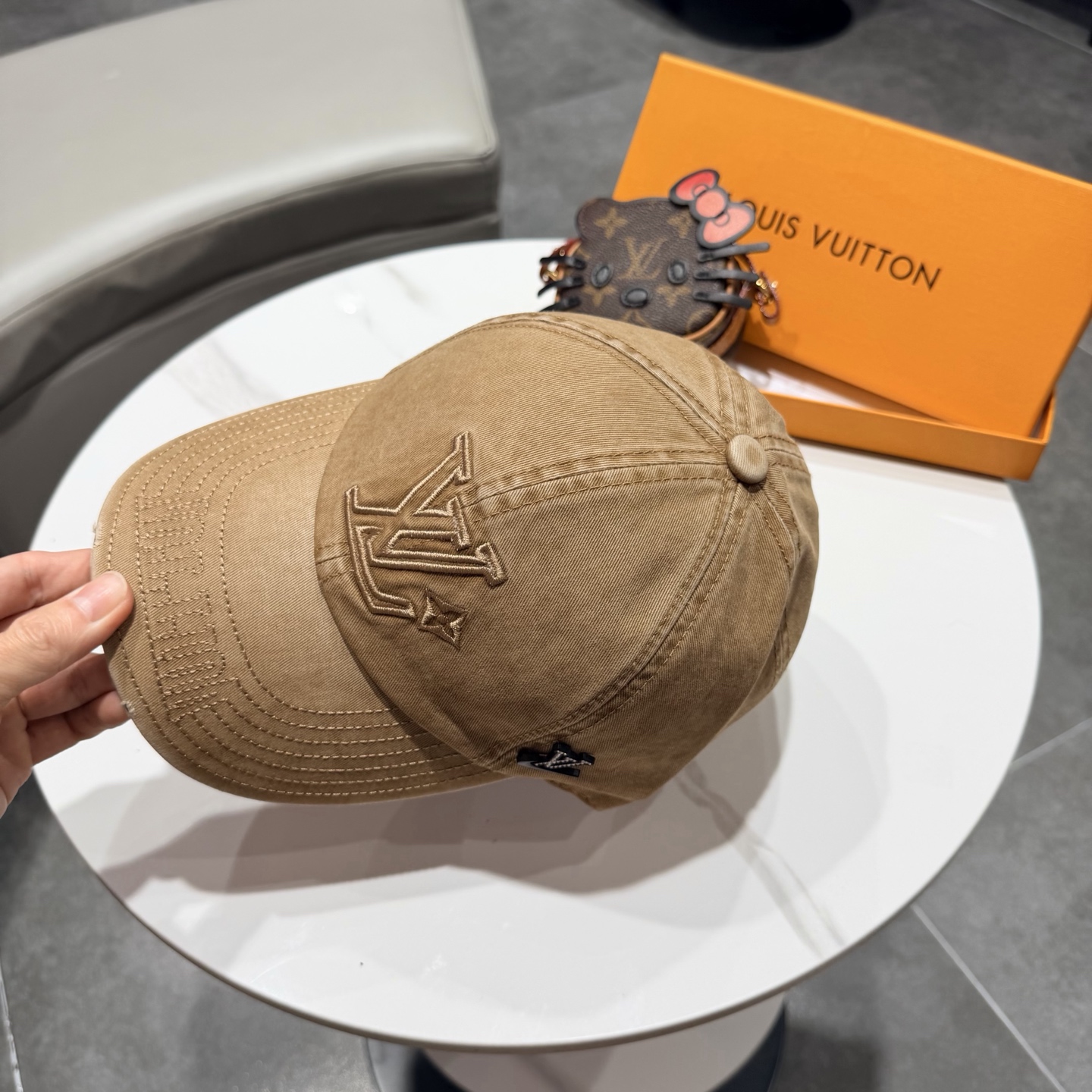 路易威登lv棒球帽 LouisVuitton😍新款重工打造♥️高端大气，百搭款🤗男女通用！