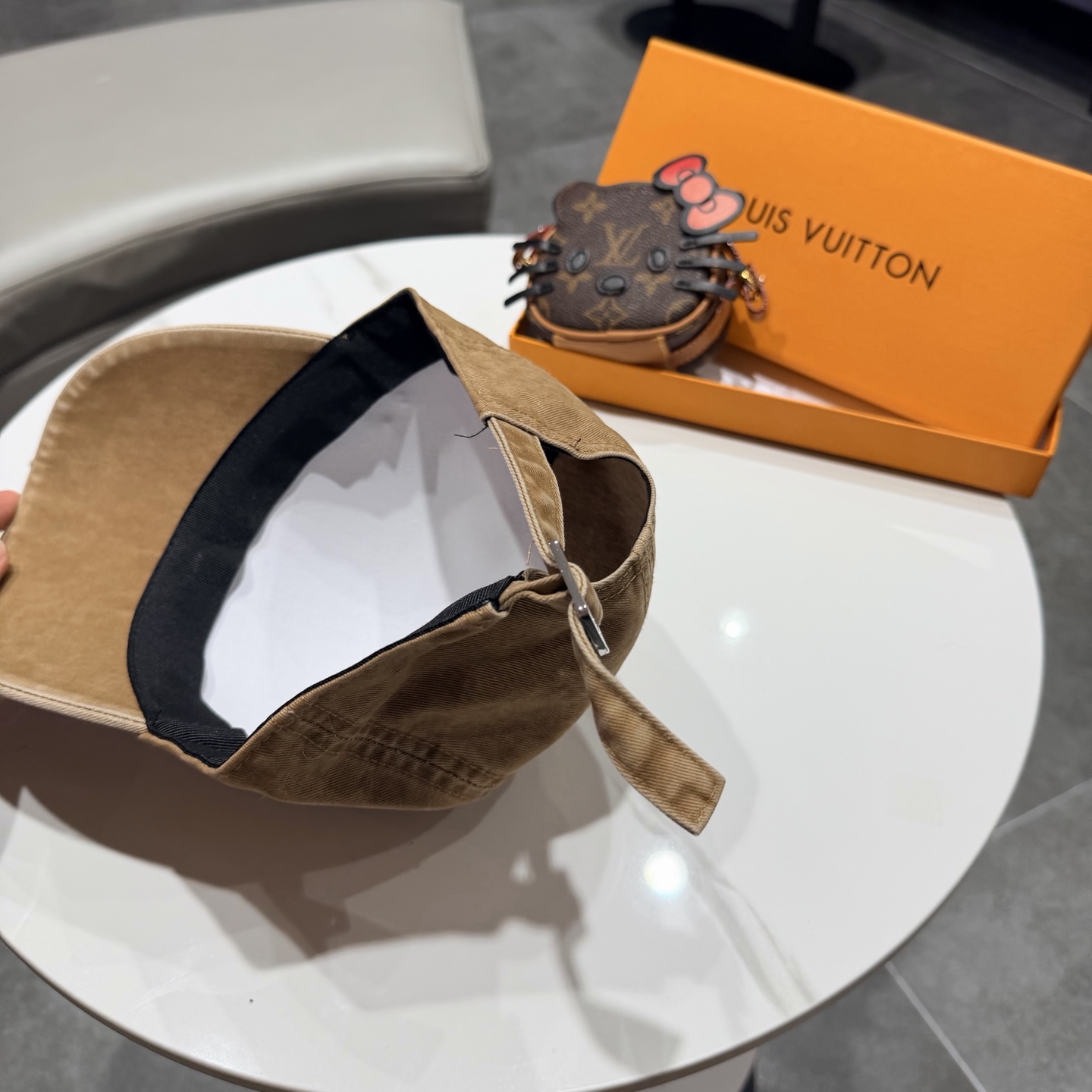 路易威登lv棒球帽 LouisVuitton😍新款重工打造♥️高端大气，百搭款🤗男女通用！