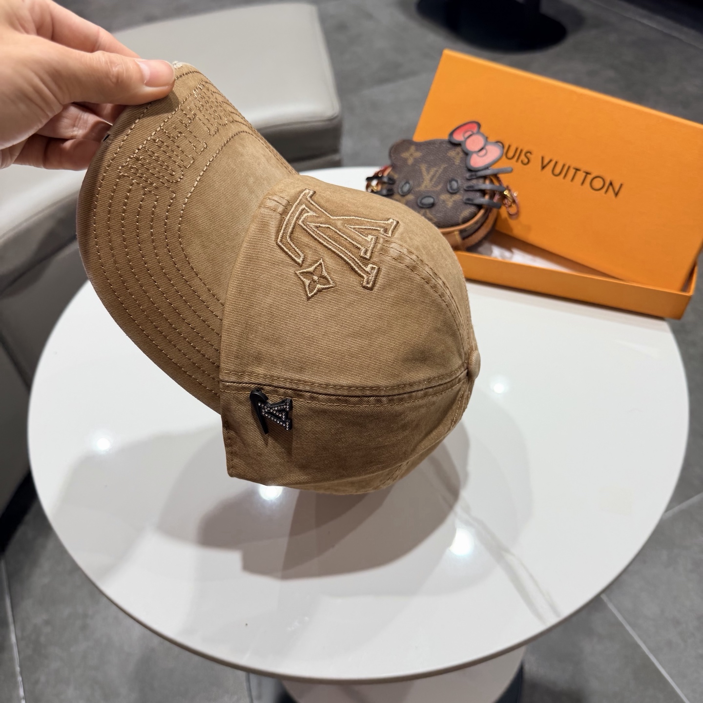 路易威登lv棒球帽 LouisVuitton😍新款重工打造♥️高端大气，百搭款🤗男女通用！