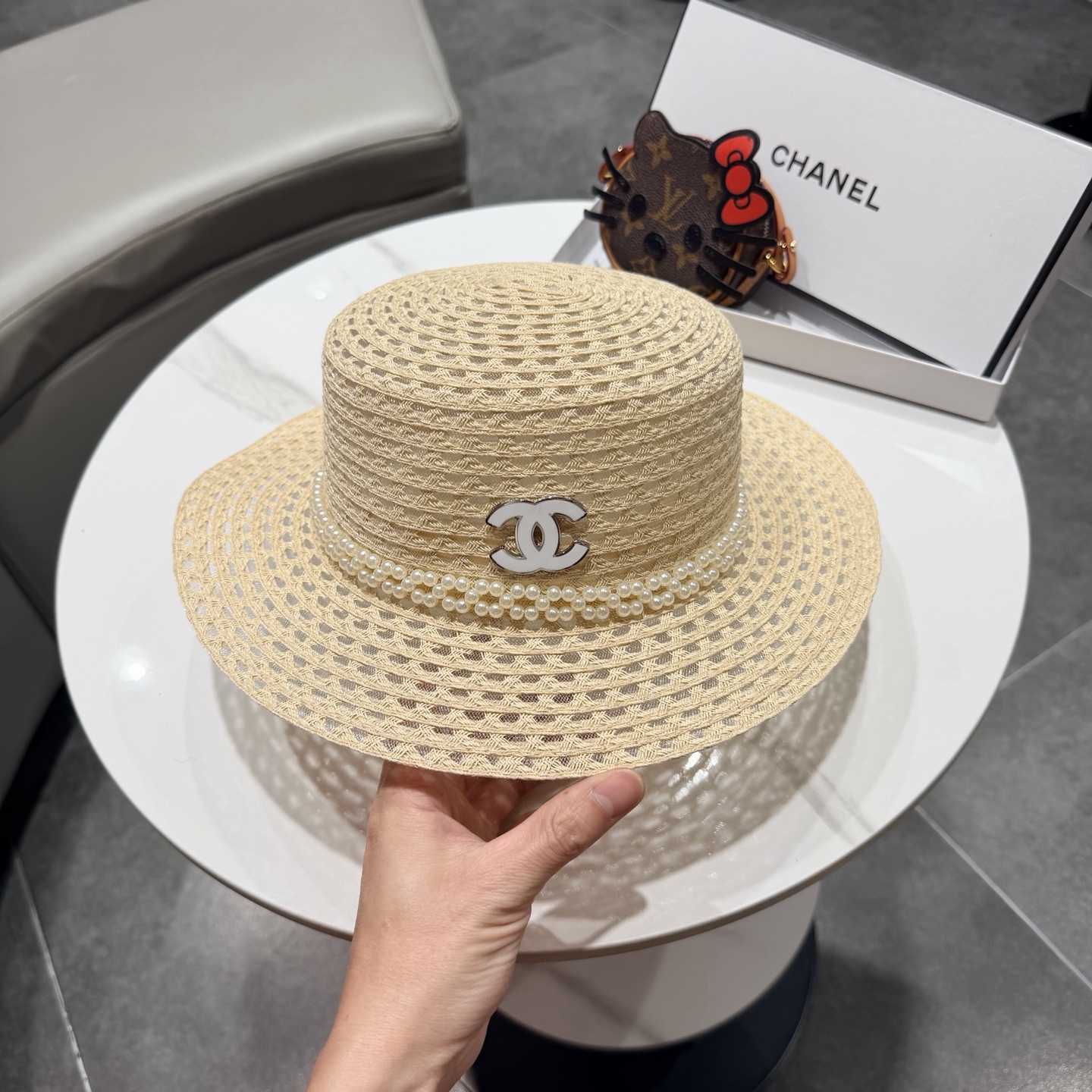 Chanel香奈儿法式名媛风平顶草帽子女夏季新款优雅珍珠海边沙滩度假遮阳防晒帽