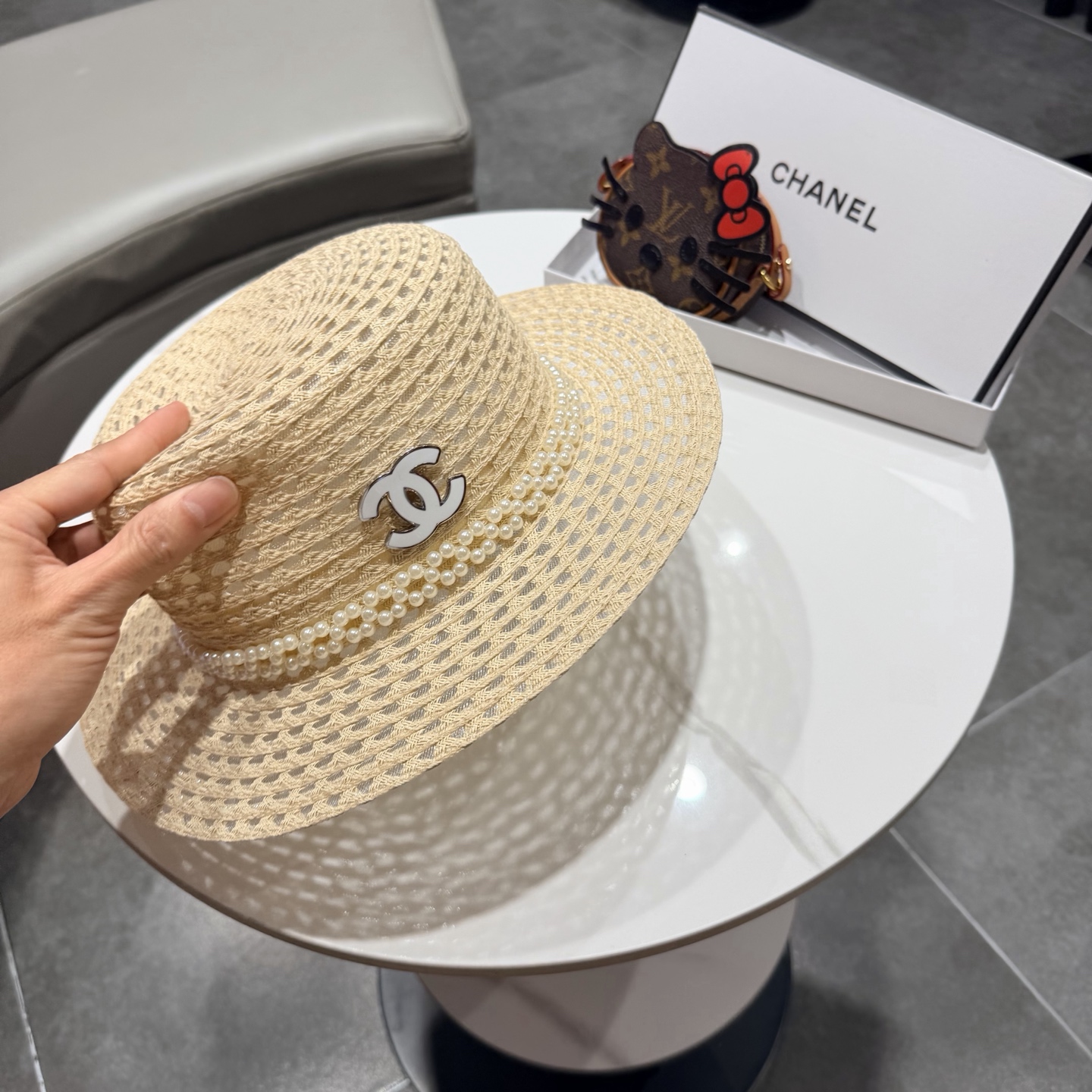 Chanel香奈儿法式名媛风平顶草帽子女夏季新款优雅珍珠海边沙滩度假遮阳防晒帽