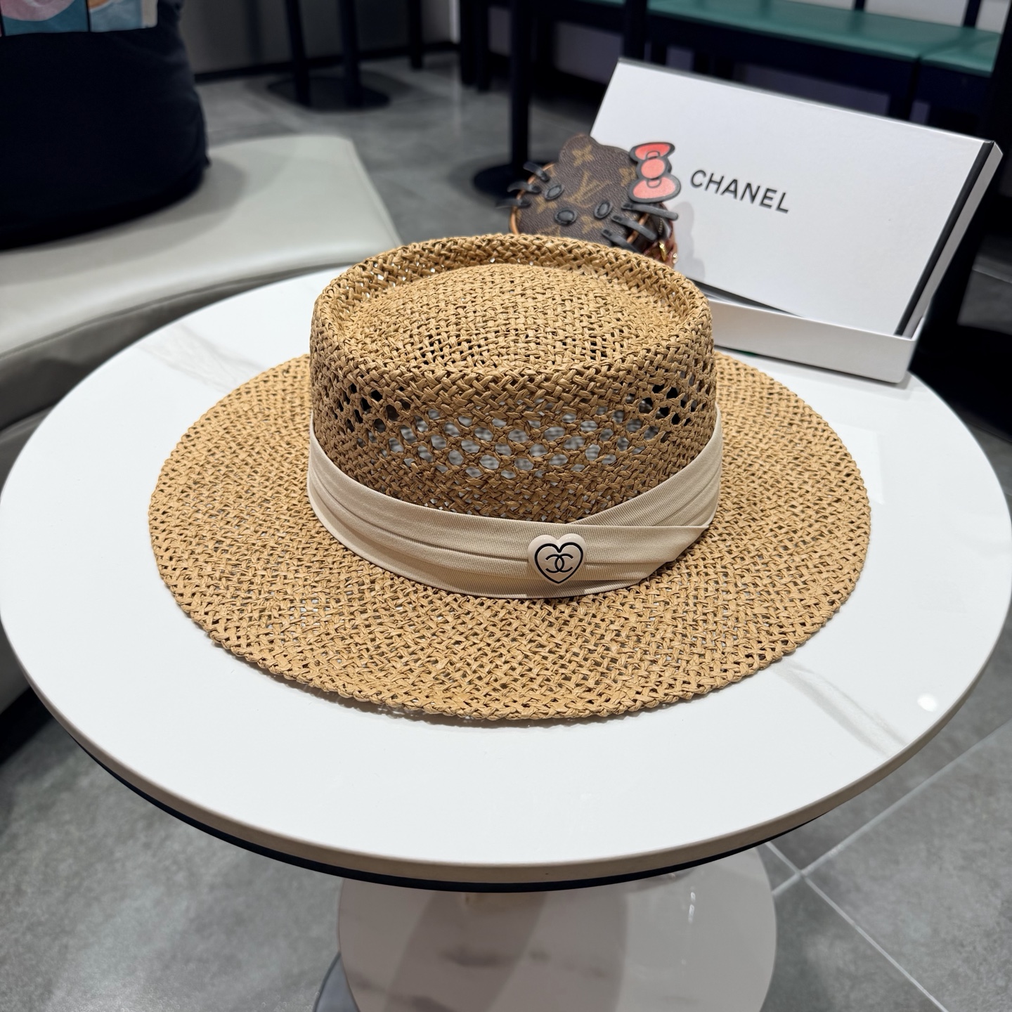 Chanel香奈儿法式草编平顶帽子女春夏镂空遮阳帽度假防晒草帽英伦风优雅小礼帽