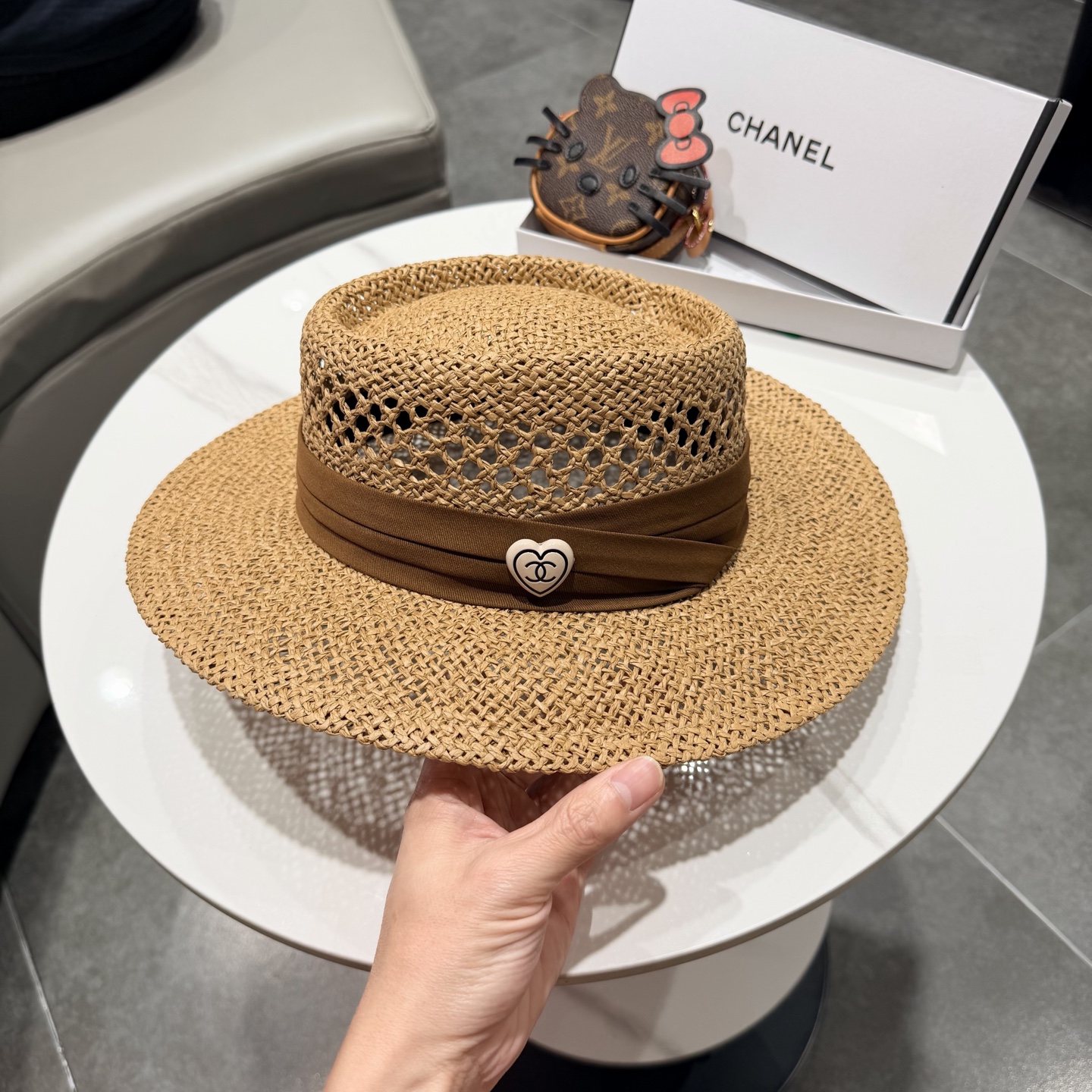 Chanel香奈儿法式草编平顶帽子女春夏镂空遮阳帽度假防晒草帽英伦风优雅小礼帽