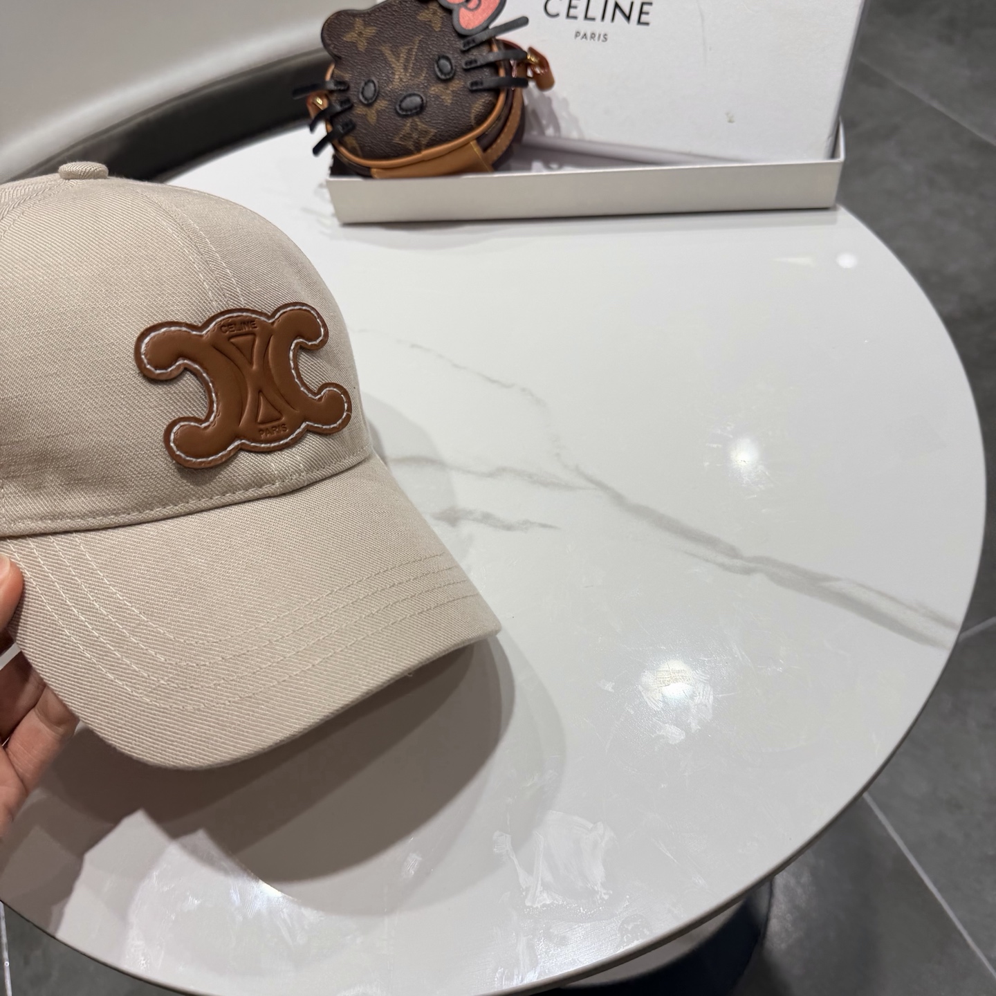 Celine CELINE赛琳新款 休闲潮流款 棒球帽日韩风格，随便搭配都超 出门旅游，绝对要入手的一款