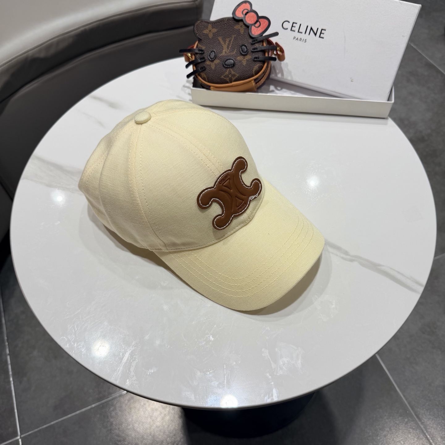 Celine CELINE赛琳新款 休闲潮流款 棒球帽日韩风格，随便搭配都超 出门旅游，绝对要入手的一款