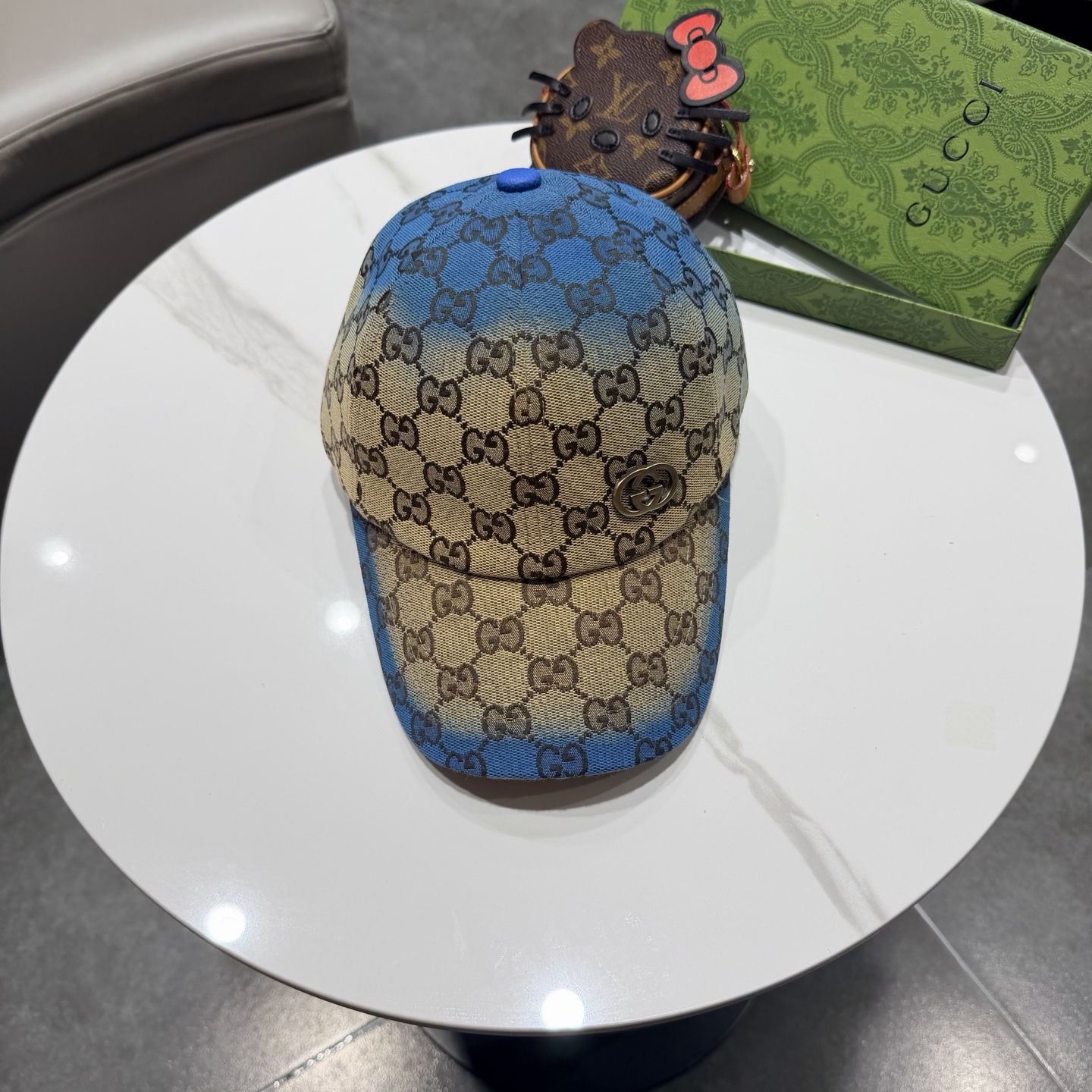 NO:765166,@古奇baseballcapGUCCI official website new product, baseball cap, original quality is hot, the craftsmanship is very exquisite, the high-end atmosphere is high-end!  Low-key luxury, easy to carry!  Running volume!  Hats, straw hats, bucket hats, baseball caps, hats, gucci, espadrilles, hats19860909@古奇棒球帽GUCCI官网新品,棒球帽,原单品质火爆来袭 工艺非常精美 高档大气上档次！低调奢华,方便携带！跑量！帽子草帽渔夫帽棒球帽,帽子,gucci,espadrilles,hats,hat