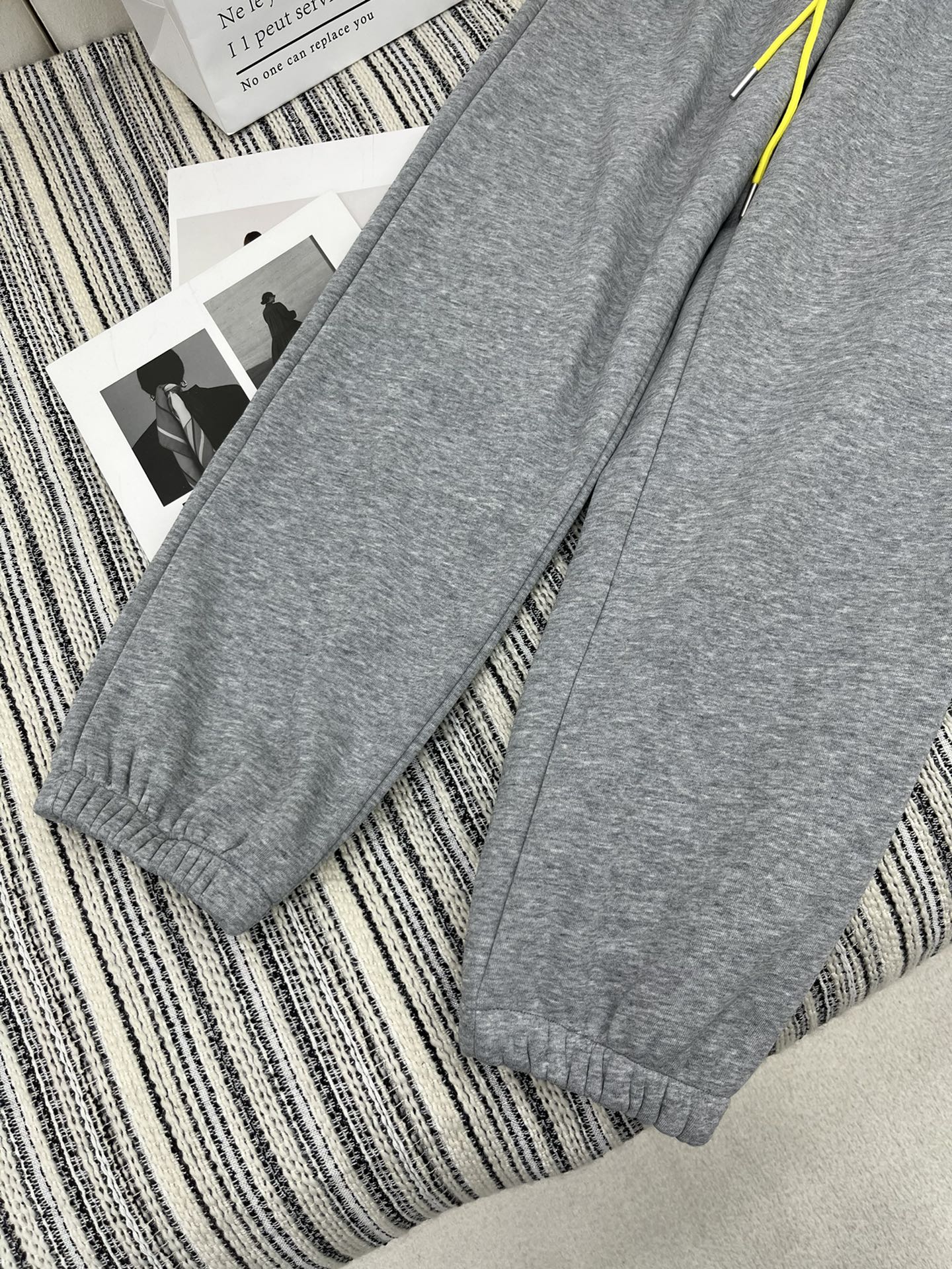 /爆款现货原单品质小众*撞色刺绣加绒休闲卫裤高级裁剪重工抽绳工艺订制面料质感柔软细腻舒适立体字母图案低调