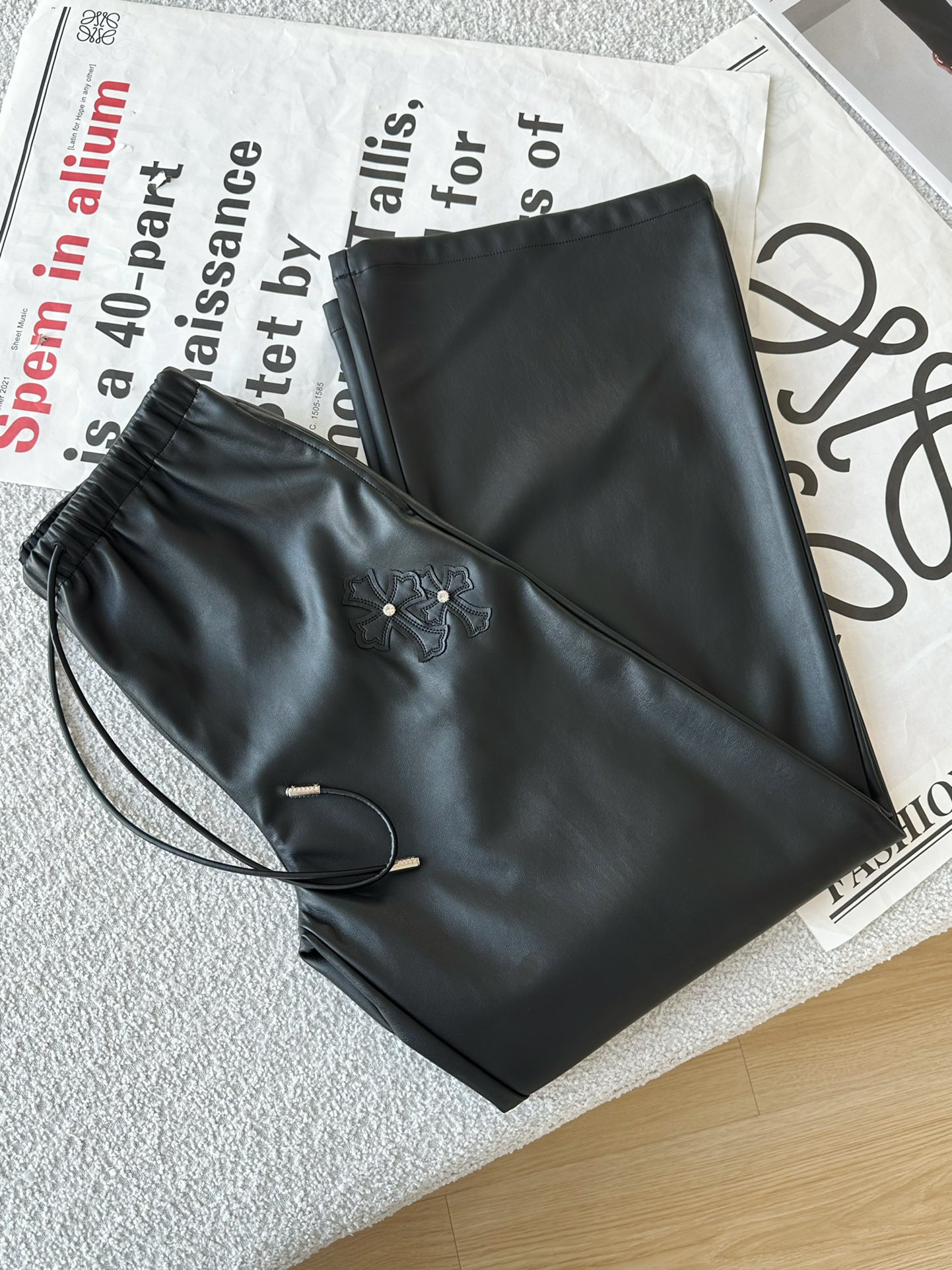 2024 New Collection: High-Quality Women’s Clothes in Black, Sizes S, M, L - 图片 4