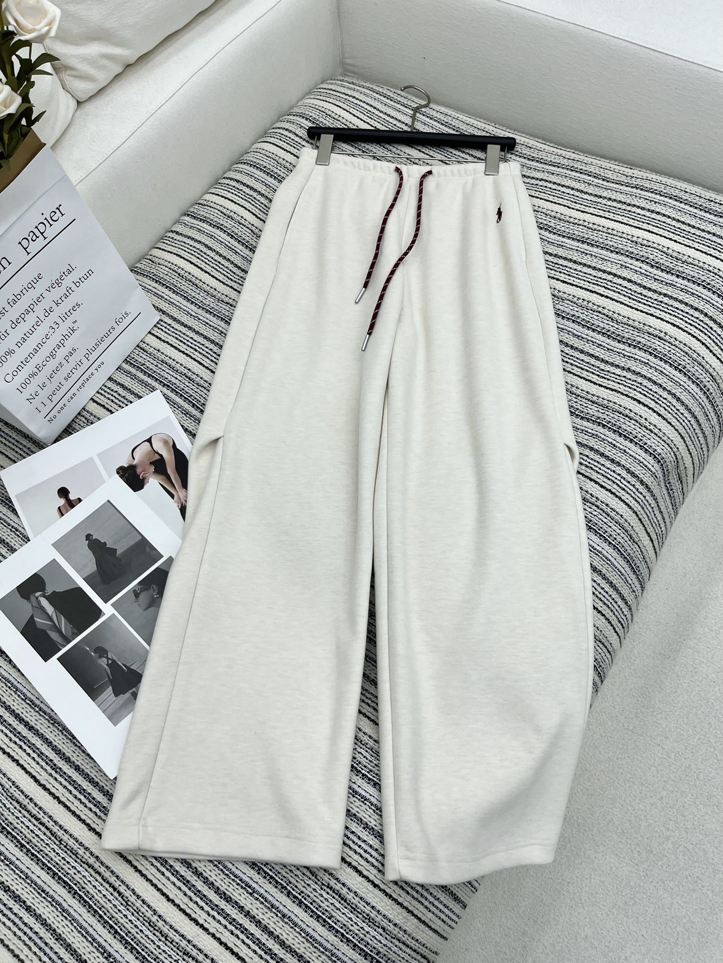 /爆款现货原单品质小众*24新品抽绳羊绒休闲裤定制版型极简主义法式优雅的气质风休闲又时髦!立体剪裁版型可