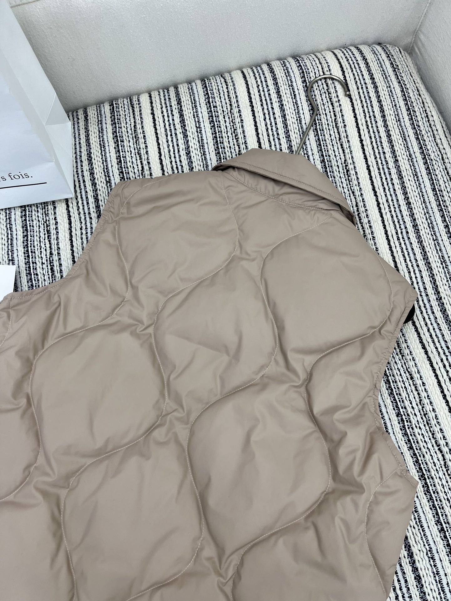 4/爆款原单品质MiuMi*2024新品夹棉背心外套定制材质高级感满分品牌定位印花时尚百搭经典色系显白时