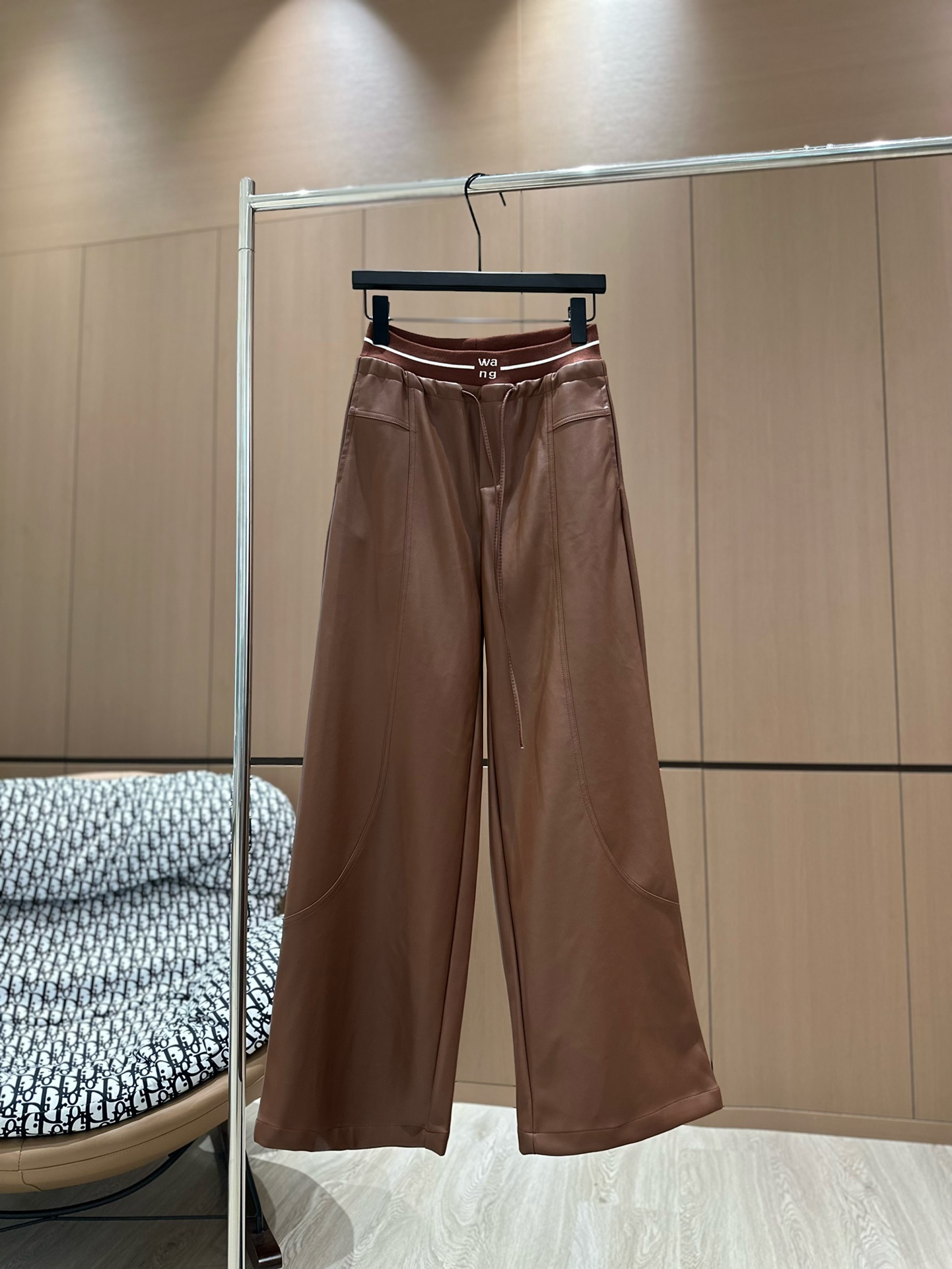 High-End Quality Women’s Clothing with New 2024 Packaging – Stylish and Sophisticated - 图片 1