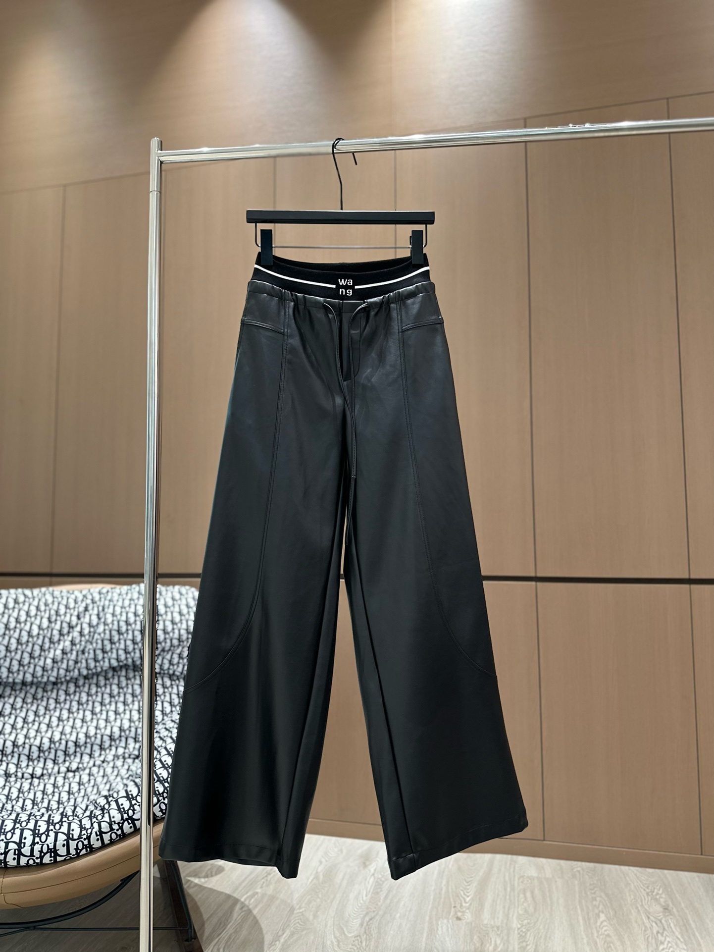 High-End Quality Women’s Clothing with New 2024 Packaging – Stylish and Sophisticated - 图片 2