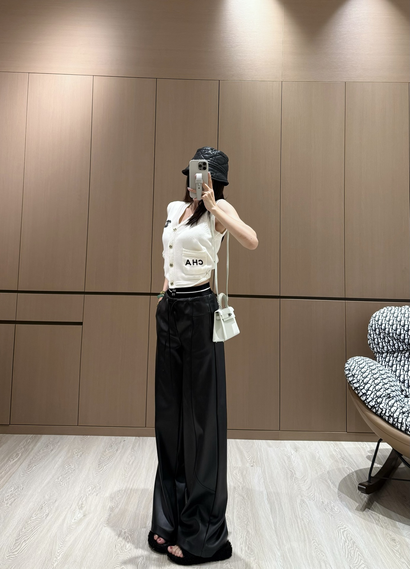High-End Custom Women’s Suit with High-Quality, Exclusive Design Options - 图片 5