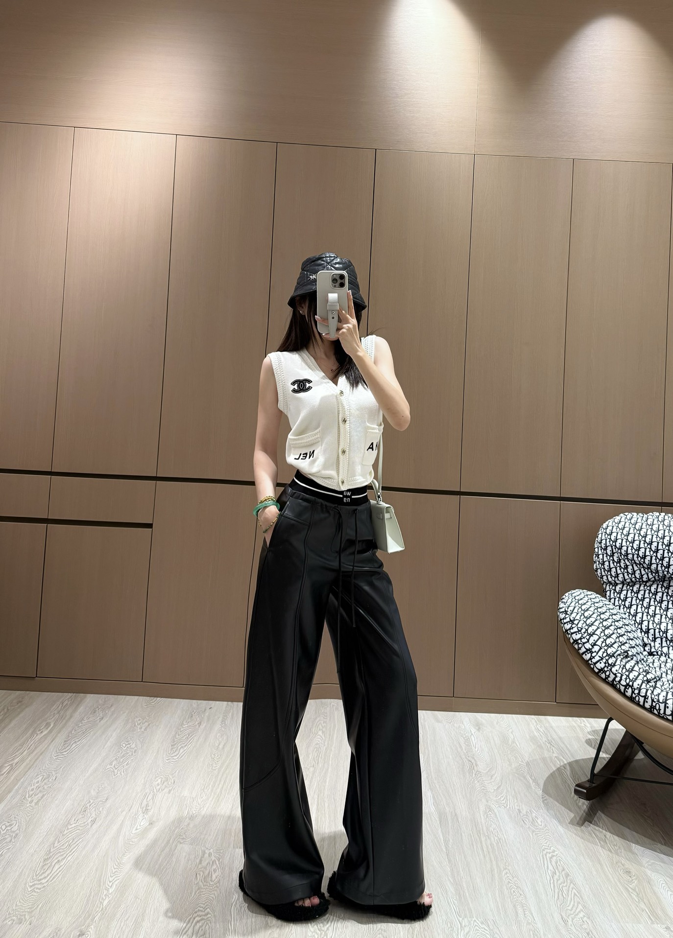 High-End Custom Women’s Suit with High-Quality, Exclusive Design Options - 图片 4