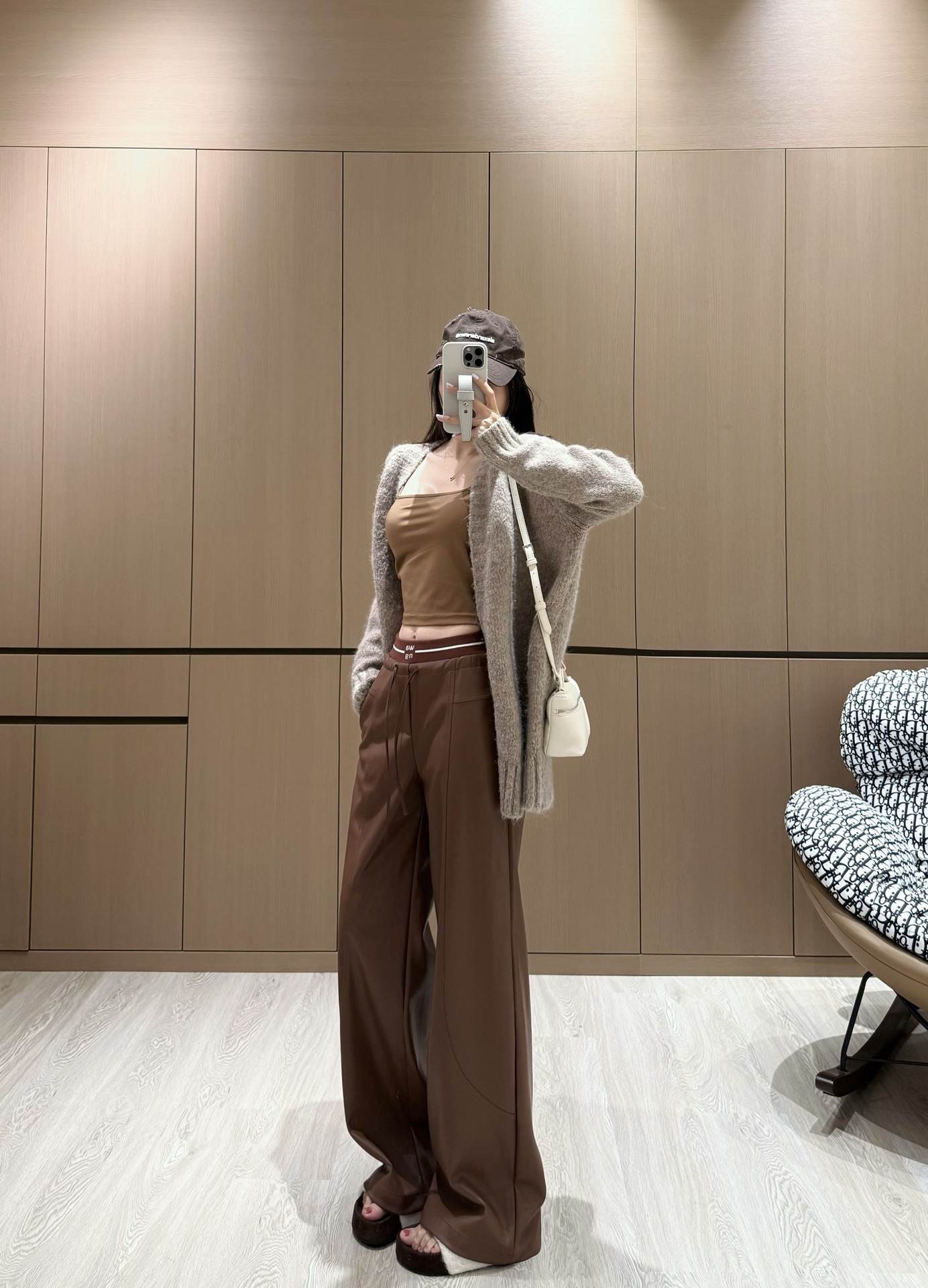 High-End Women’s Suit Support with Custom Options and Elegant Packaging - 图片 2