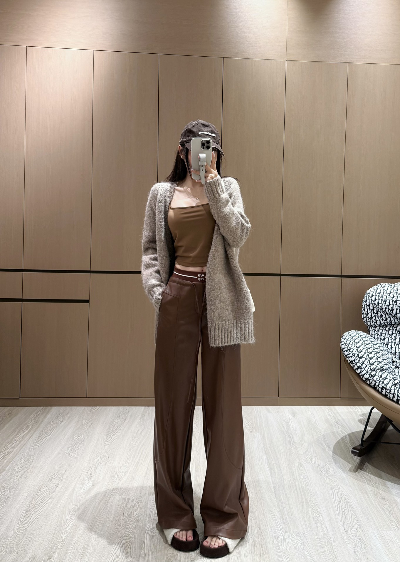 High-End Women’s Suit Support with Custom Options and Elegant Packaging - 图片 1