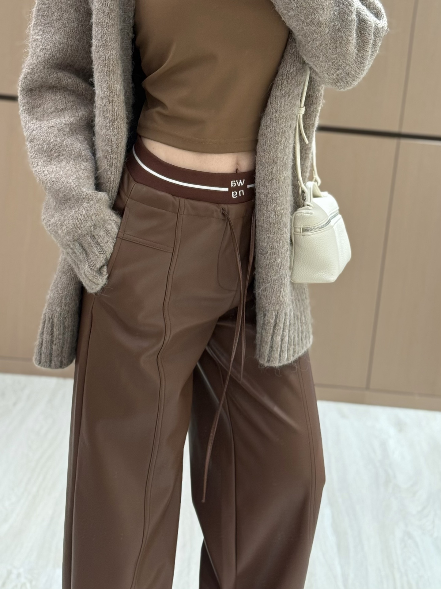 High-End Women’s Suit Support with Custom Options and Elegant Packaging - 图片 5