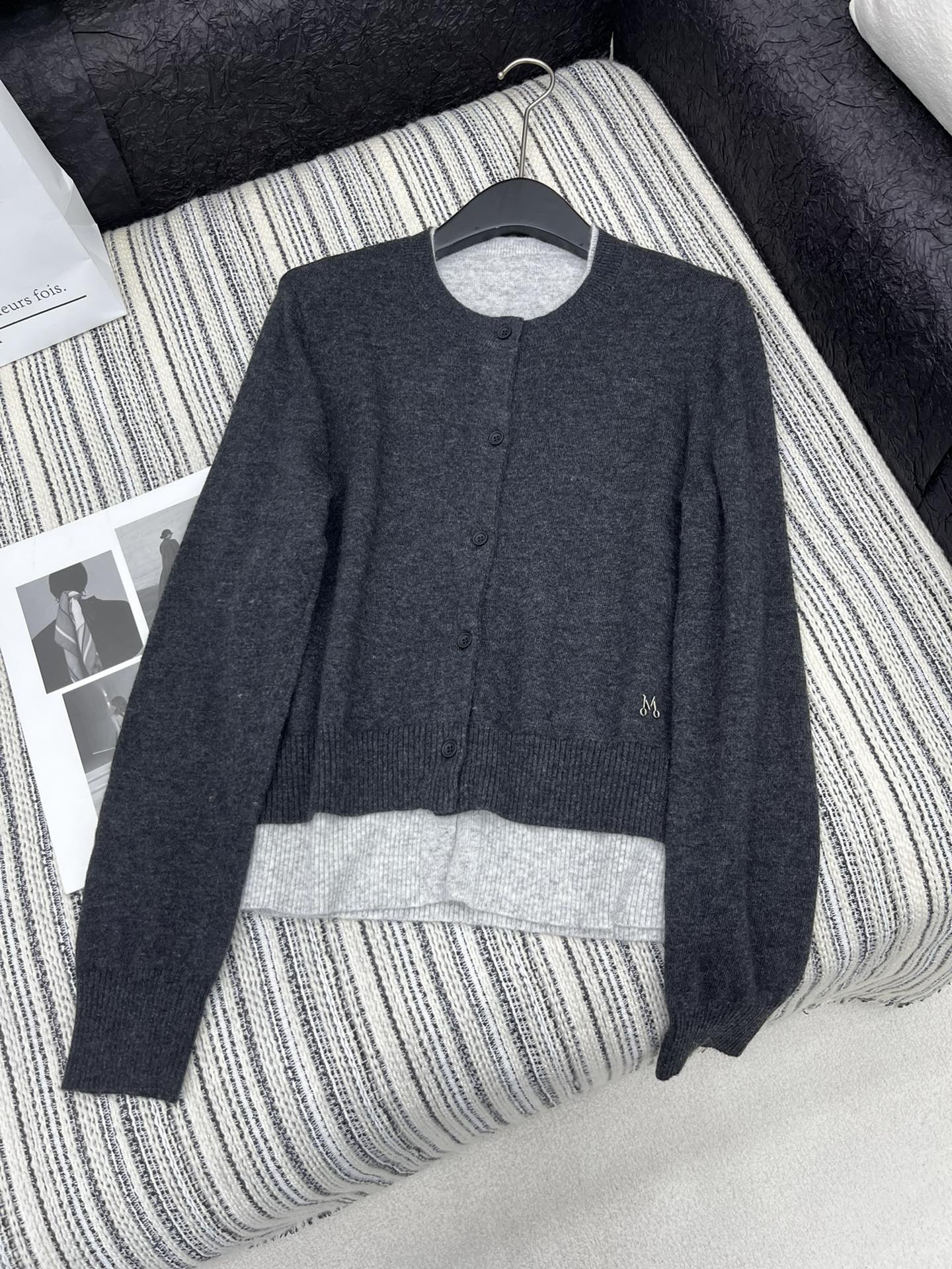 2024 Moco Women’s Suit: High-Quality, Lightweight Knit, Advanced Grey and Black. - 图片 2