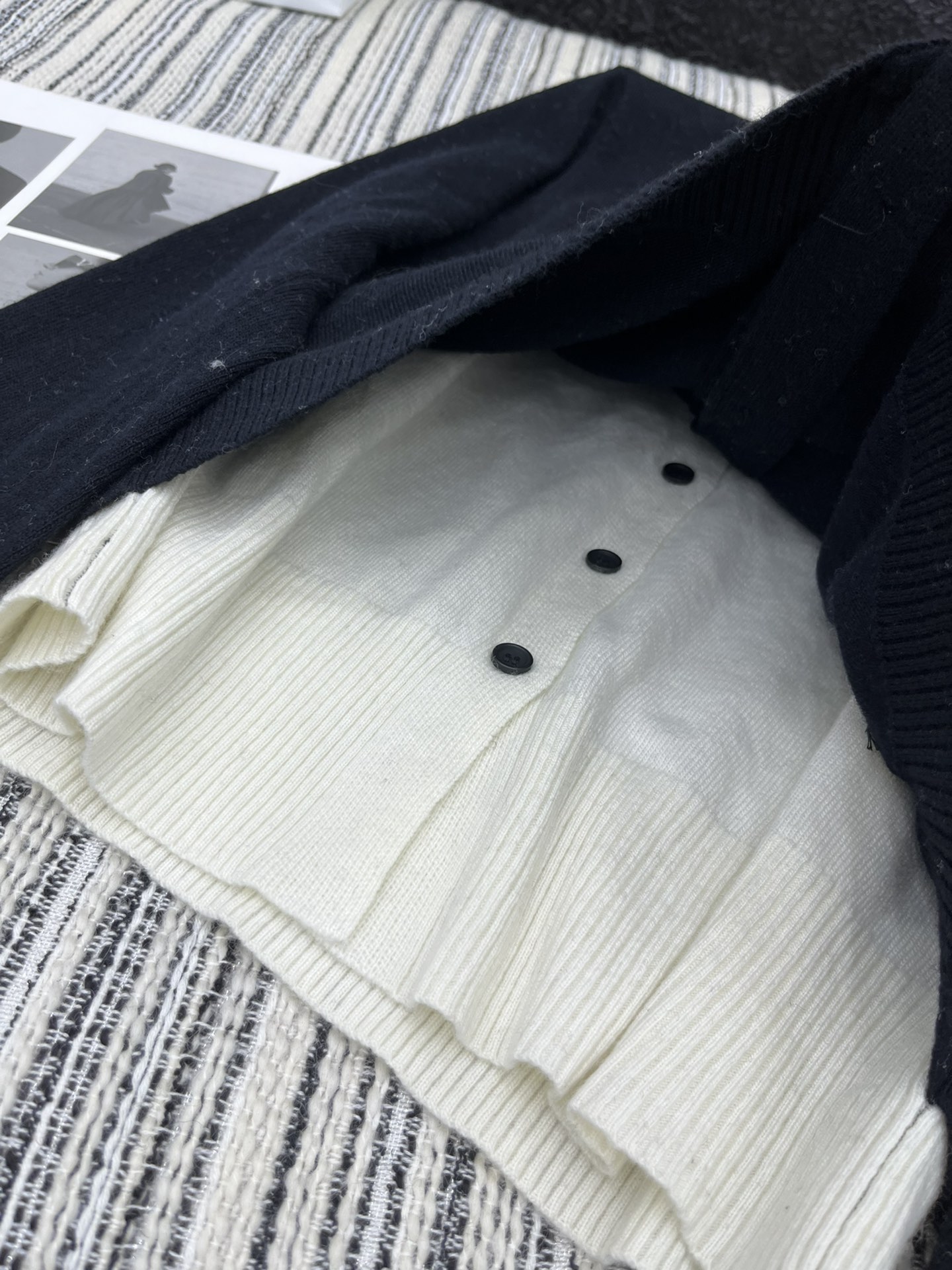 2024 High-Quality Women’s Suit in Advanced Grey and Black, Thin and Comforting - 图片 6