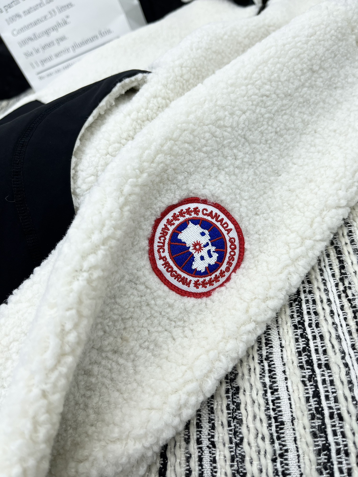 2024 New Lamb Mullah Cap Coat: High-End Women’s Clothing with Custom Design - 图片 6