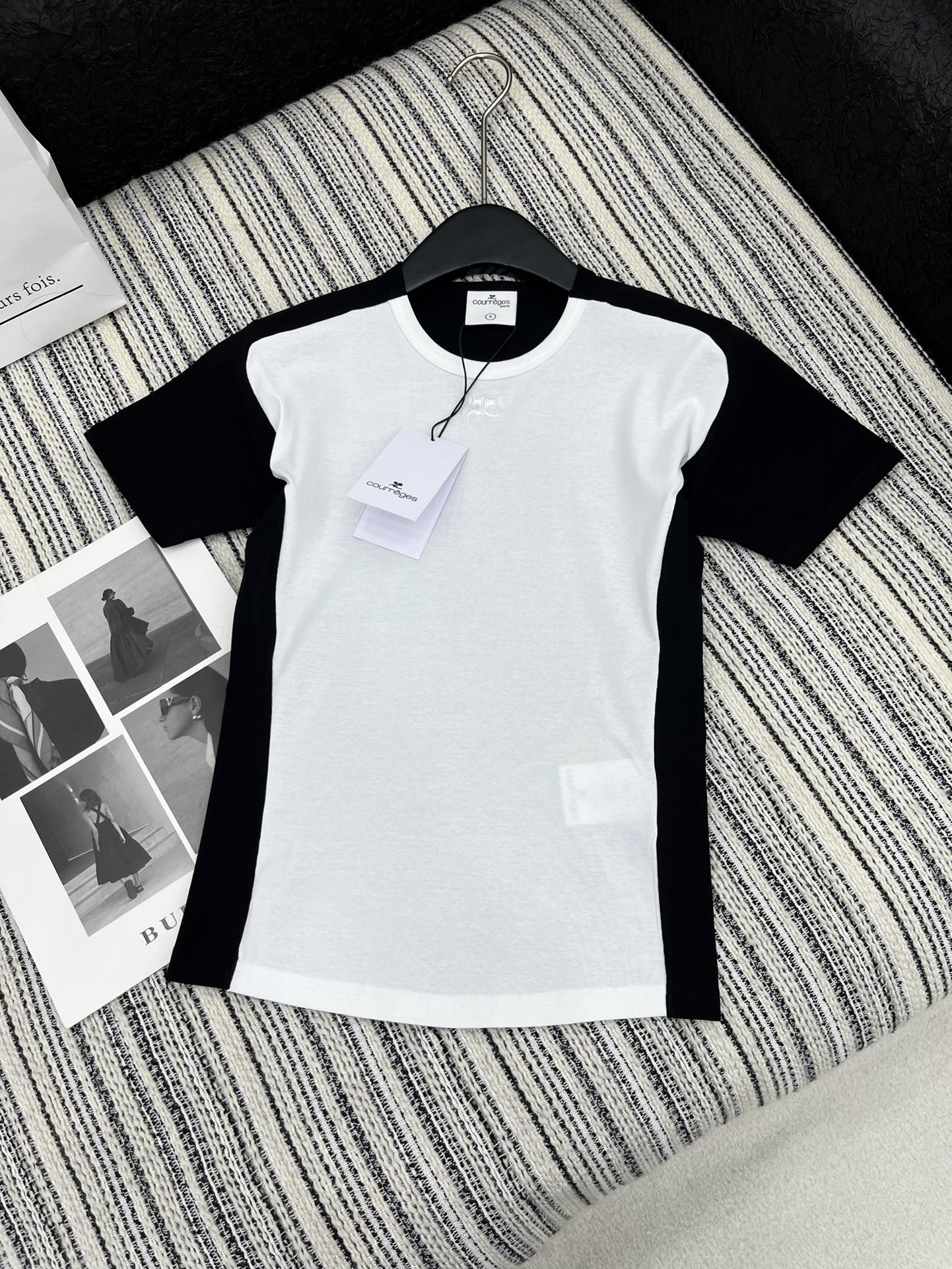 High-End Women’s Clothing: Curere Pack 2024 Collection, Customizable Quality, Black & White, Various Sizes