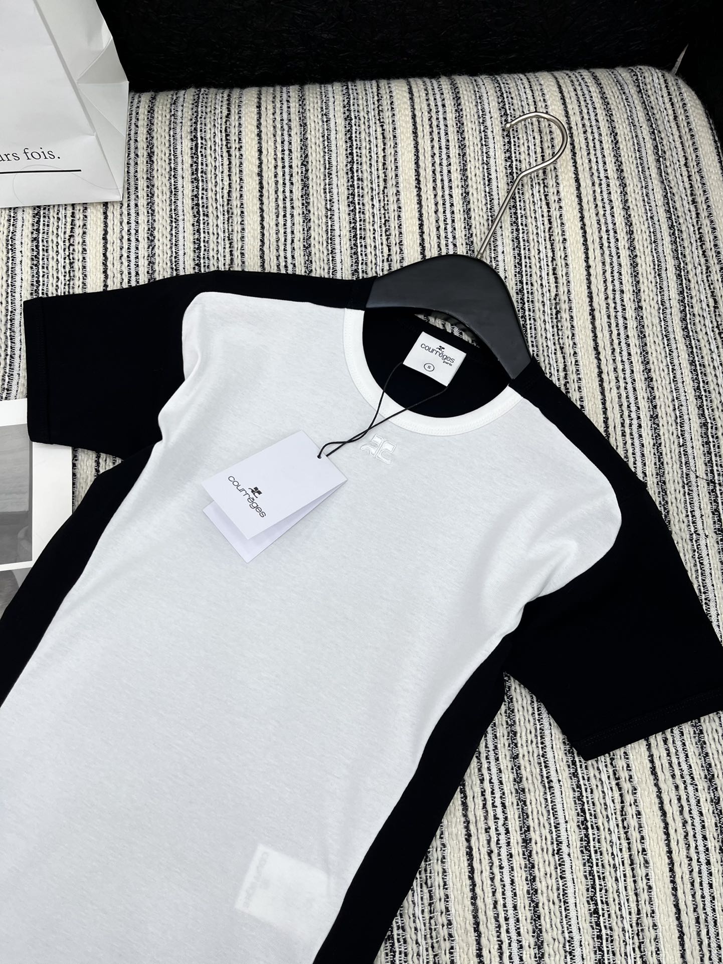 High-End Women’s Clothing: Curere Pack 2024 Collection, Customizable Quality, Black & White, Various Sizes - 图片 2
