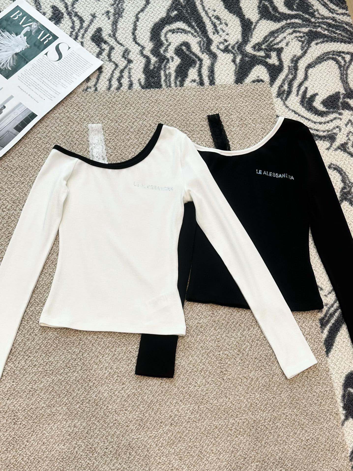 🛒𝐍𝐄𝐖 · 𝟐𝟎𝟐4/爆款现货

原单品质 小众｜2024新款打底衫
云感舒适的高弹力系列！
上身的触