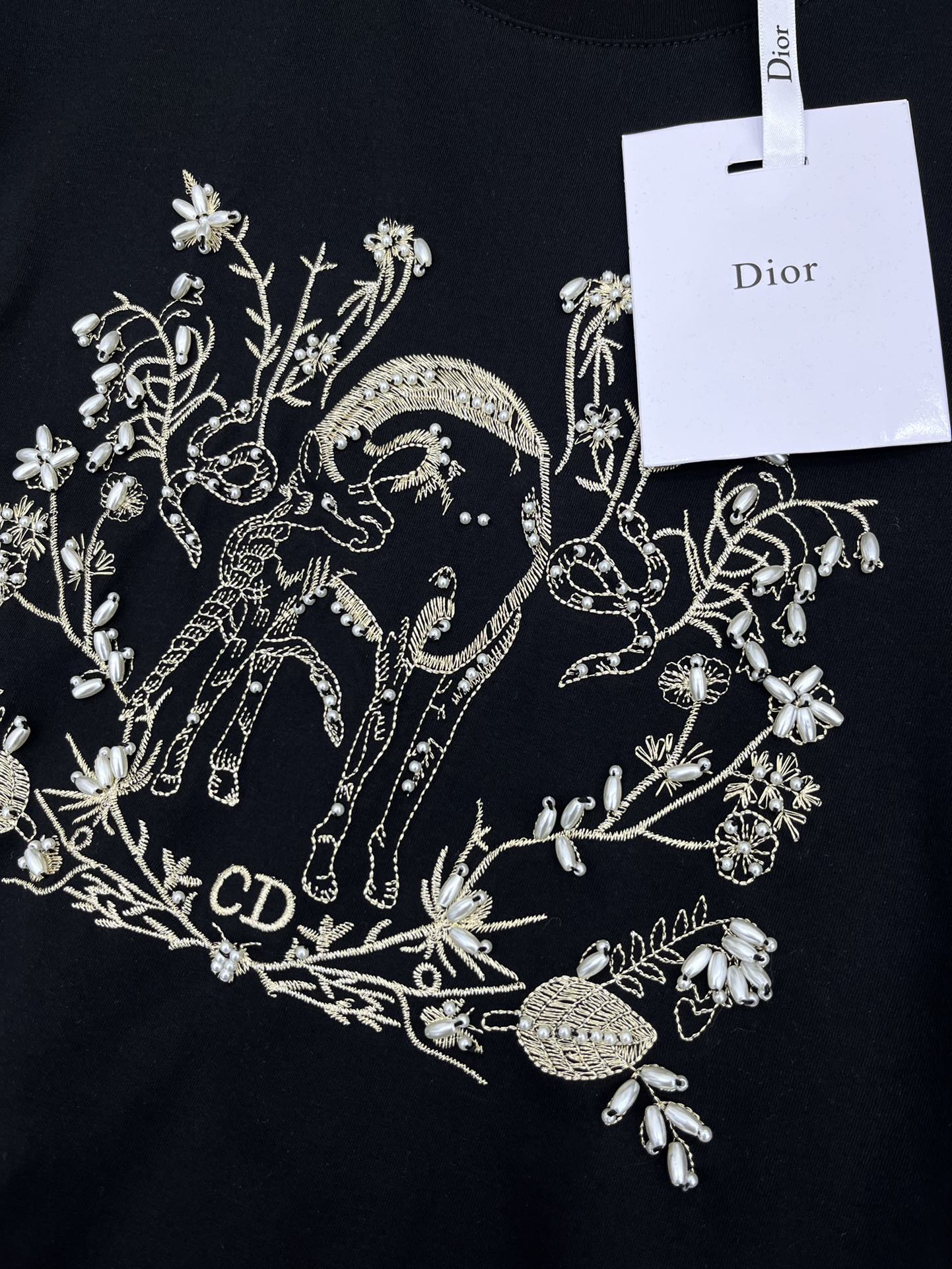 🛒𝐍𝐄𝐖 · 𝟐𝟎𝟐5/爆款现货

原单品质  Dio*｜2025新品圆领刺绣🪡𝑇𝑒𝑒
定制YB全棉材质