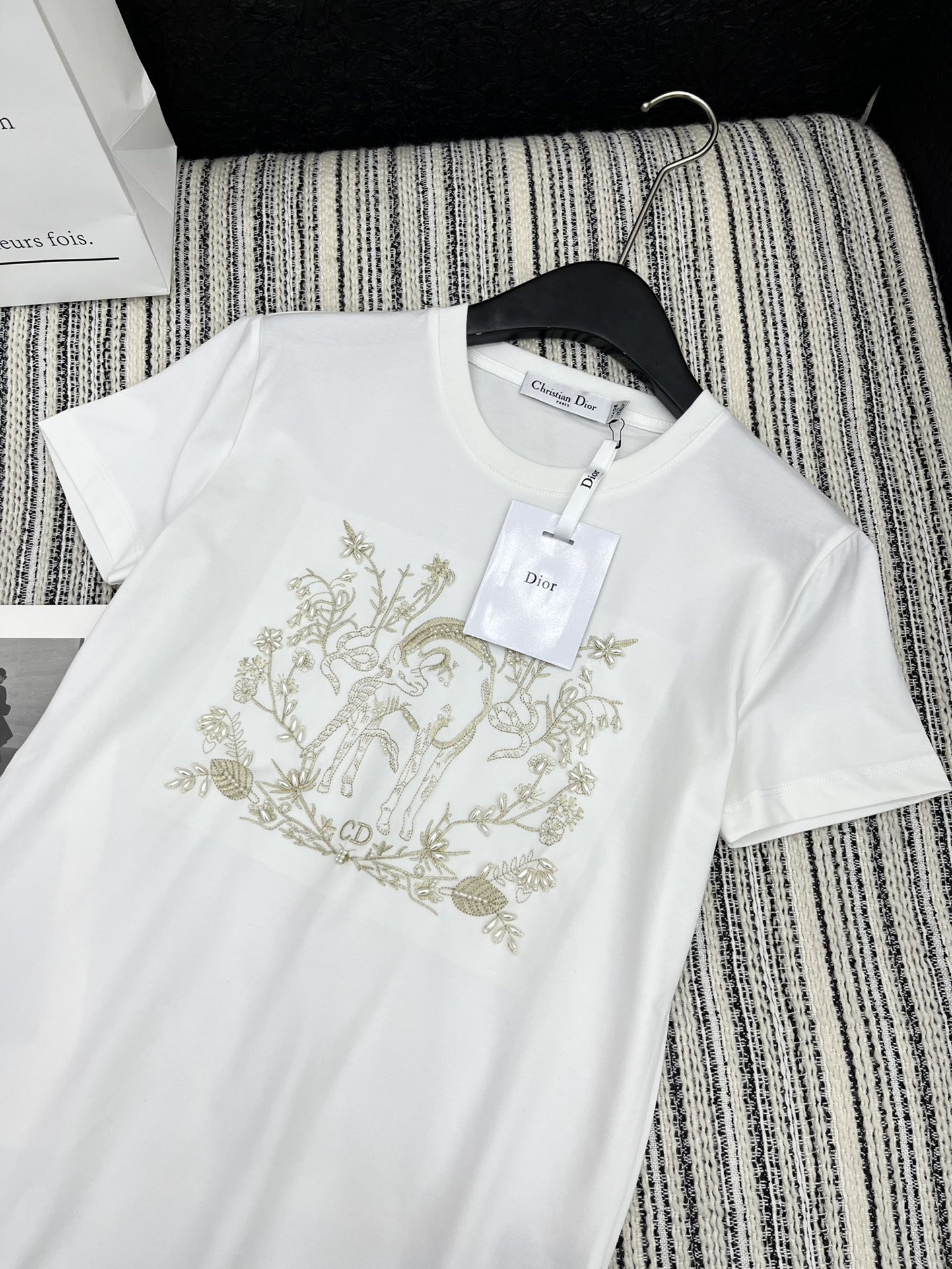 🛒𝐍𝐄𝐖 · 𝟐𝟎𝟐5/爆款现货

原单品质  Dio*｜2025新品圆领刺绣🪡𝑇𝑒𝑒
定制YB全棉材质