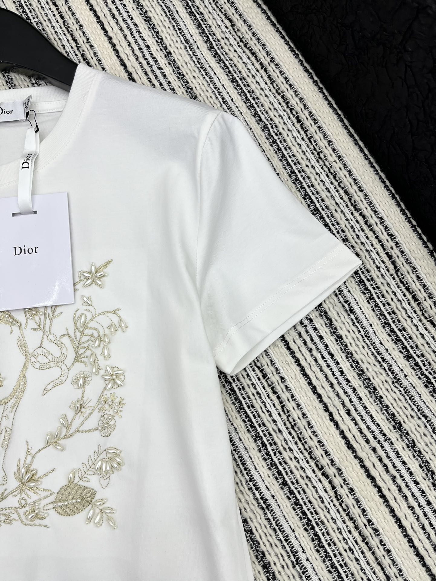 🛒𝐍𝐄𝐖 · 𝟐𝟎𝟐5/爆款现货

原单品质  Dio*｜2025新品圆领刺绣🪡𝑇𝑒𝑒
定制YB全棉材质
