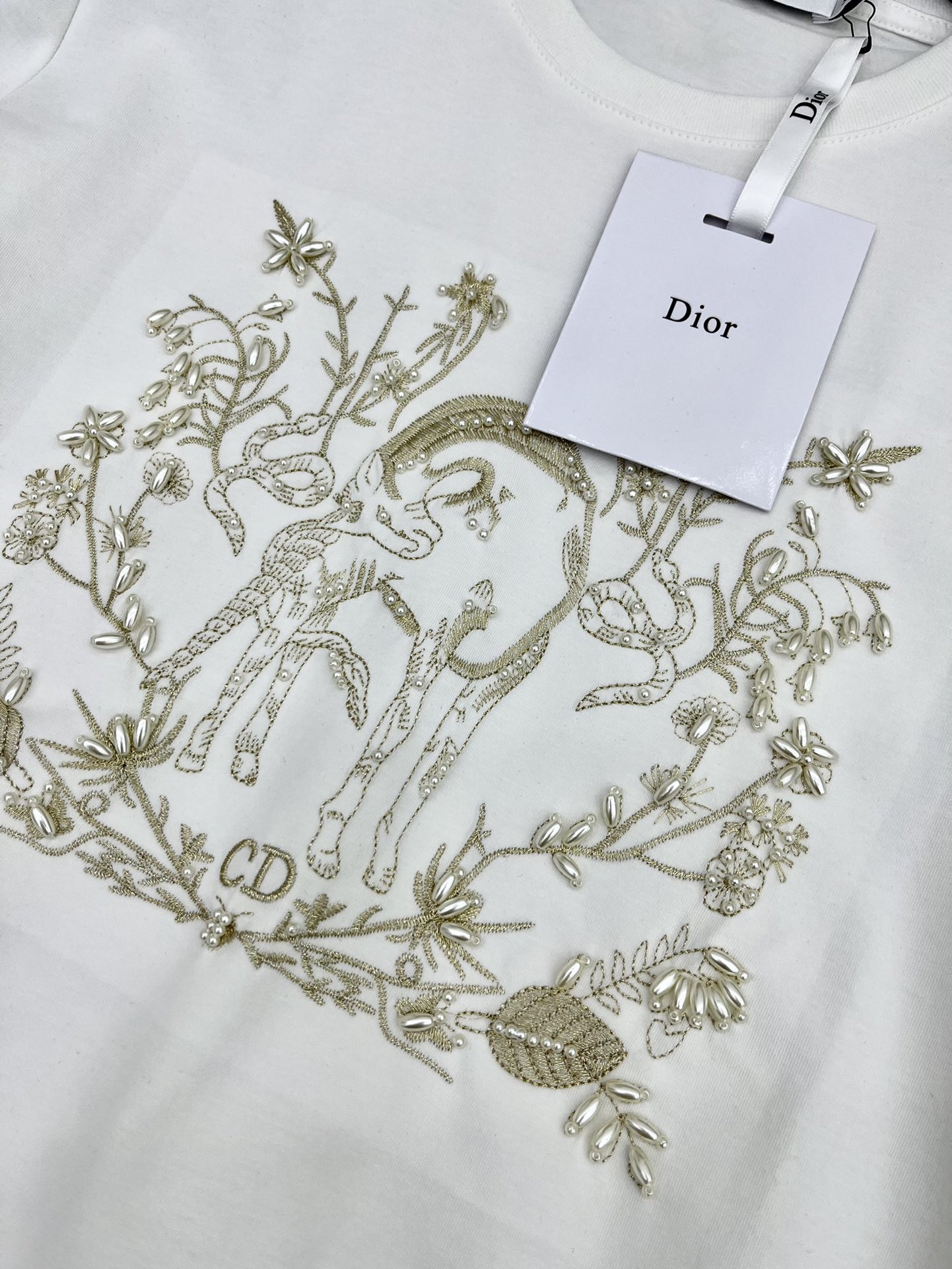 🛒𝐍𝐄𝐖 · 𝟐𝟎𝟐5/爆款现货

原单品质  Dio*｜2025新品圆领刺绣🪡𝑇𝑒𝑒
定制YB全棉材质
