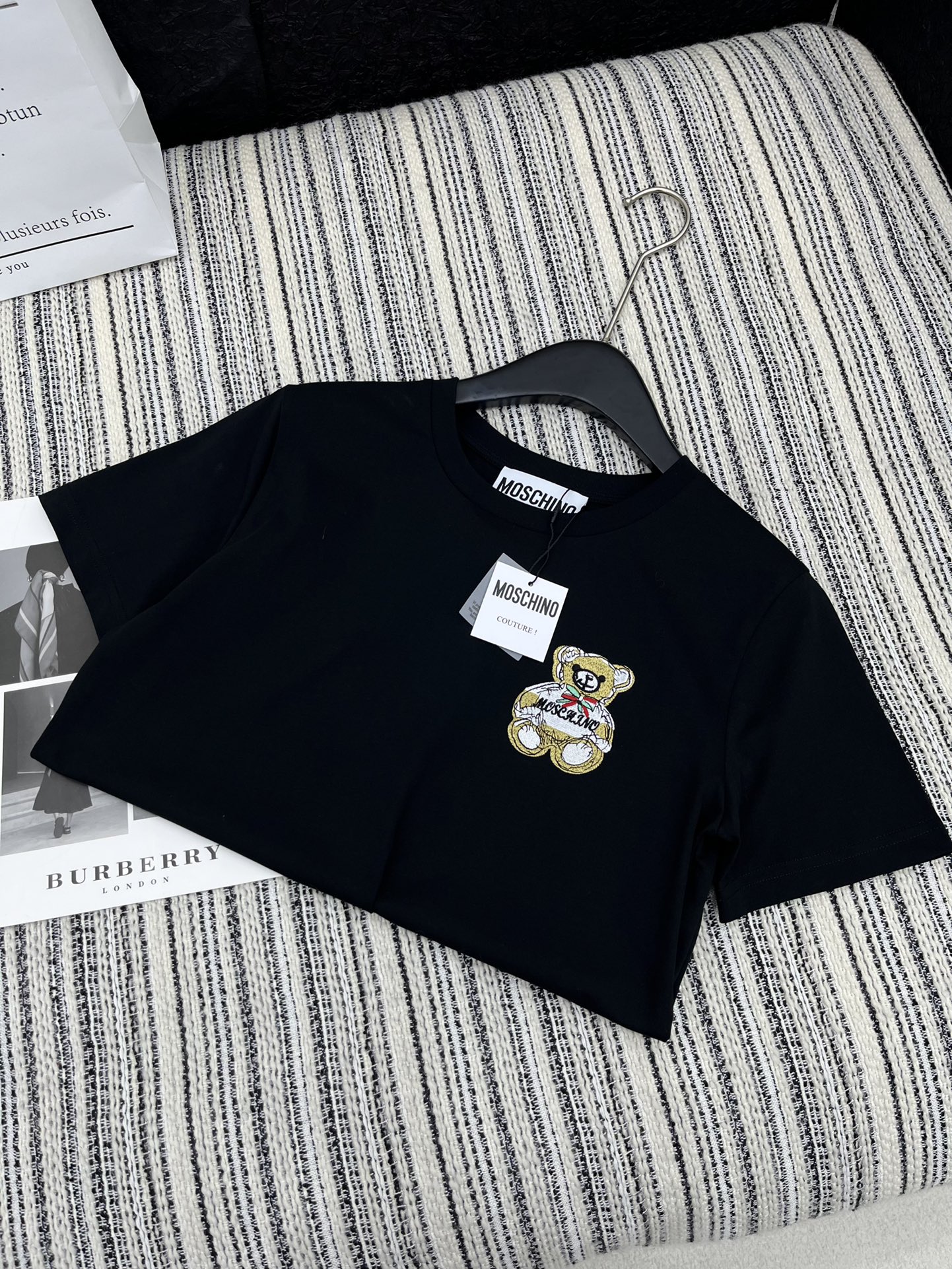 🛒𝐍𝐄𝐖 · 𝟐𝟎𝟐5/爆款现货

原单品质 Mos *｜2025新品圆领刺绣小熊🐻𝑇𝑒𝑒
定制YB斜纹
