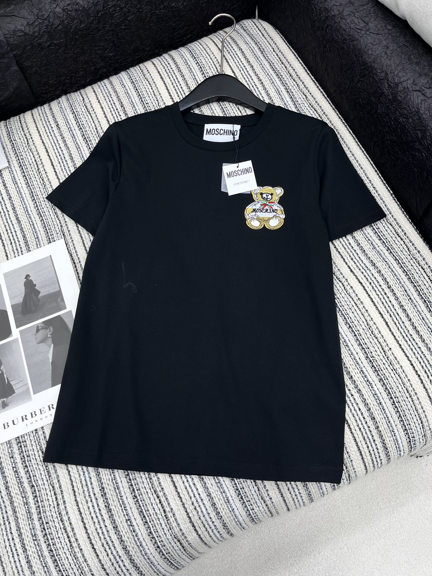 🛒𝐍𝐄𝐖 · 𝟐𝟎𝟐5/爆款现货

原单品质 Mos *｜2025新品圆领刺绣小熊🐻𝑇𝑒𝑒
定制YB斜纹
