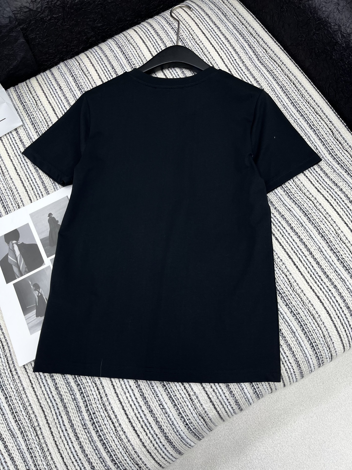 🛒𝐍𝐄𝐖 · 𝟐𝟎𝟐5/爆款现货

原单品质 Mos *｜2025新品圆领刺绣小熊🐻𝑇𝑒𝑒
定制YB斜纹