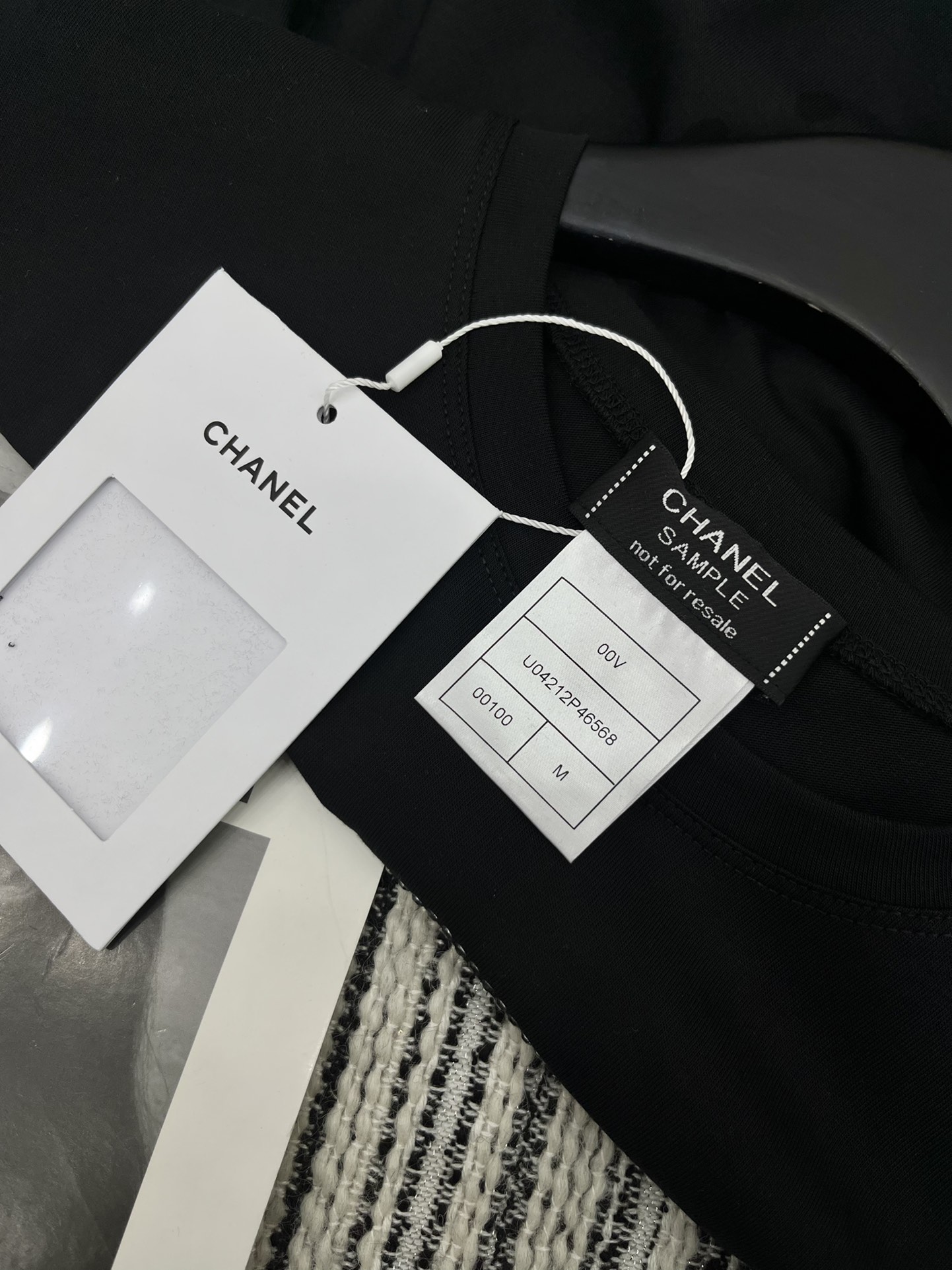 🛒𝐍𝐄𝐖 · 𝟐𝟎𝟐5/爆款现货

原单品质 Chane*｜25新品汤珠短袖T恤
精致常规版型上身巨显瘦