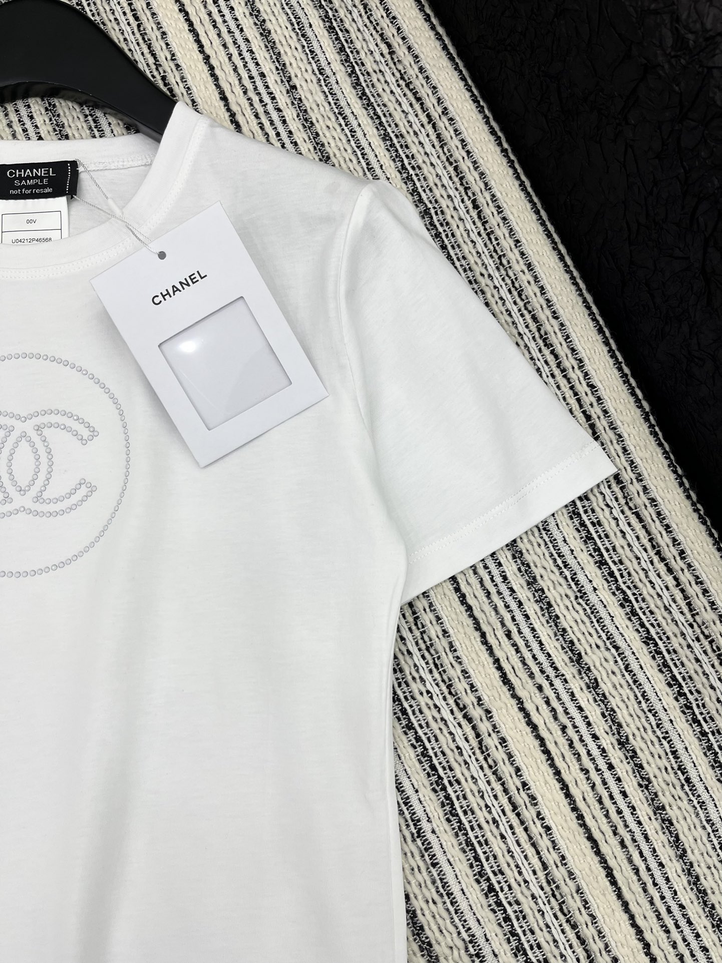🛒𝐍𝐄𝐖 · 𝟐𝟎𝟐5/爆款现货

原单品质 Chane*｜25新品汤珠短袖T恤
精致常规版型上身巨显瘦