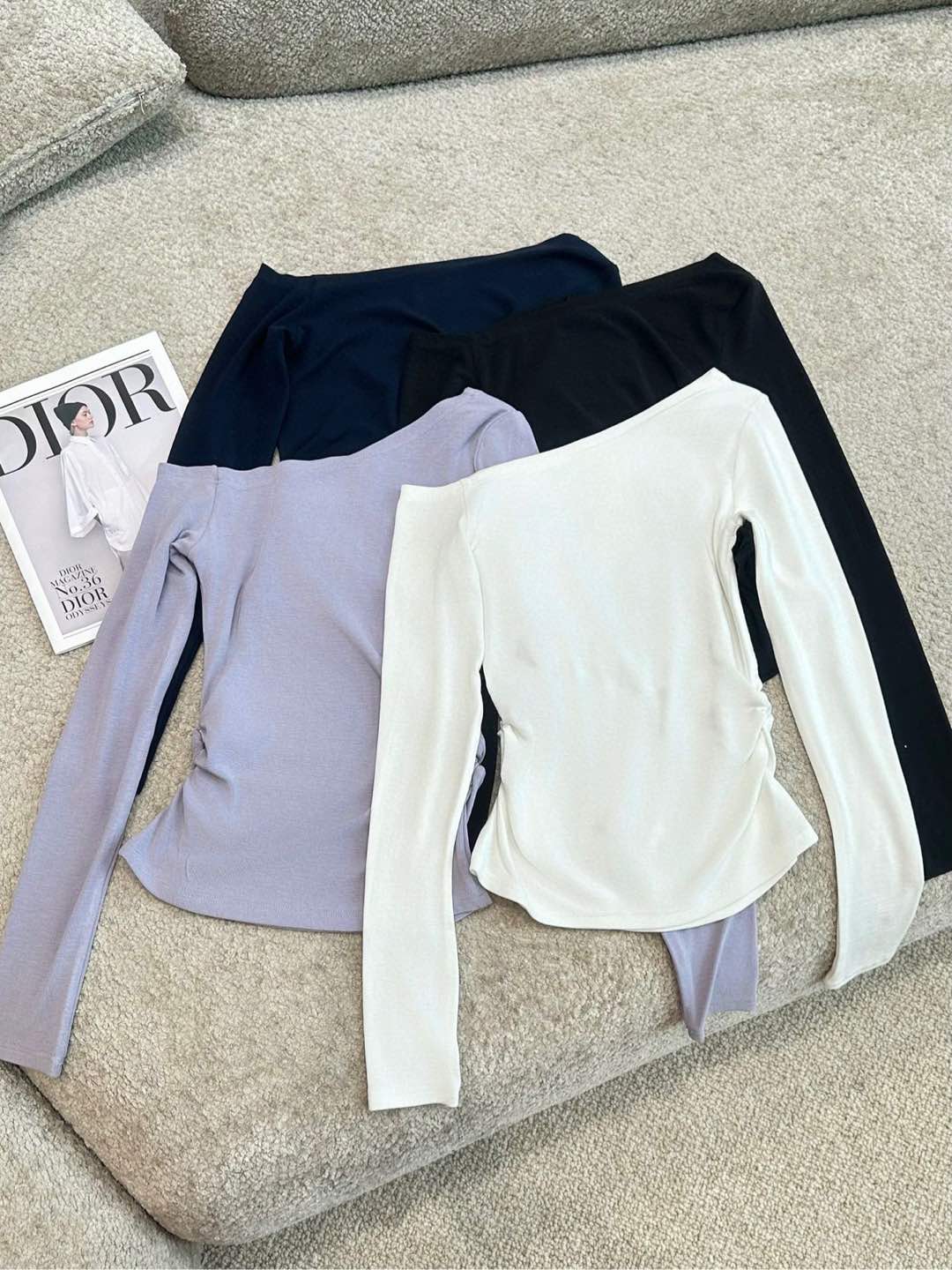 🛒𝐍𝐄𝐖 · 𝟐𝟎𝟐5/爆款现货

原单品质 Marn*｜2025早春新款斜肩单上衣
云感舒适的高弹力天
