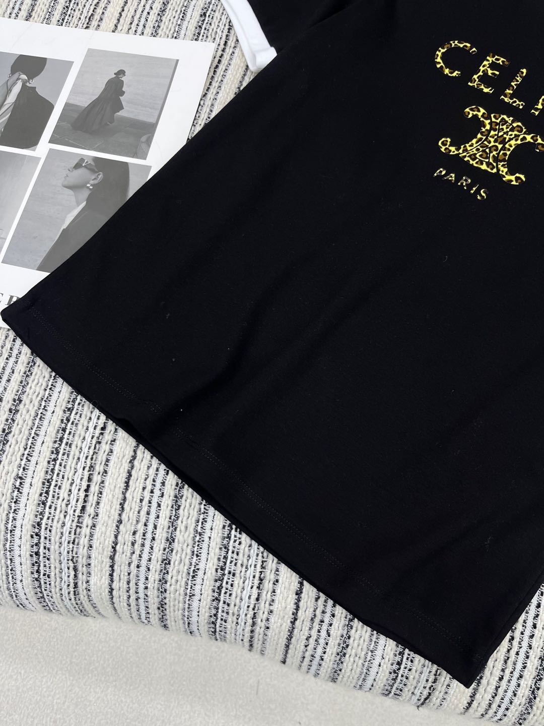 🛒𝐍𝐄𝐖 · 𝟐𝟎𝟐5/爆款现货

原单品质 Celi*｜2025早春新品圆领短袖𝑇𝑒𝑒
定制棉材质 透