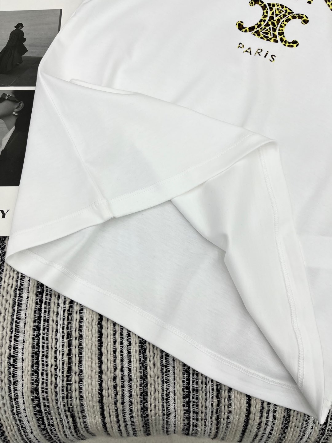 🛒𝐍𝐄𝐖 · 𝟐𝟎𝟐5/爆款现货

原单品质 Celi*｜2025早春新品圆领短袖𝑇𝑒𝑒
定制棉材质 透