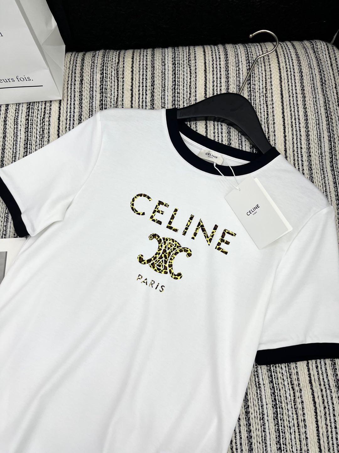 🛒𝐍𝐄𝐖 · 𝟐𝟎𝟐5/爆款现货

原单品质 Celi*｜2025早春新品圆领短袖𝑇𝑒𝑒
定制棉材质 透