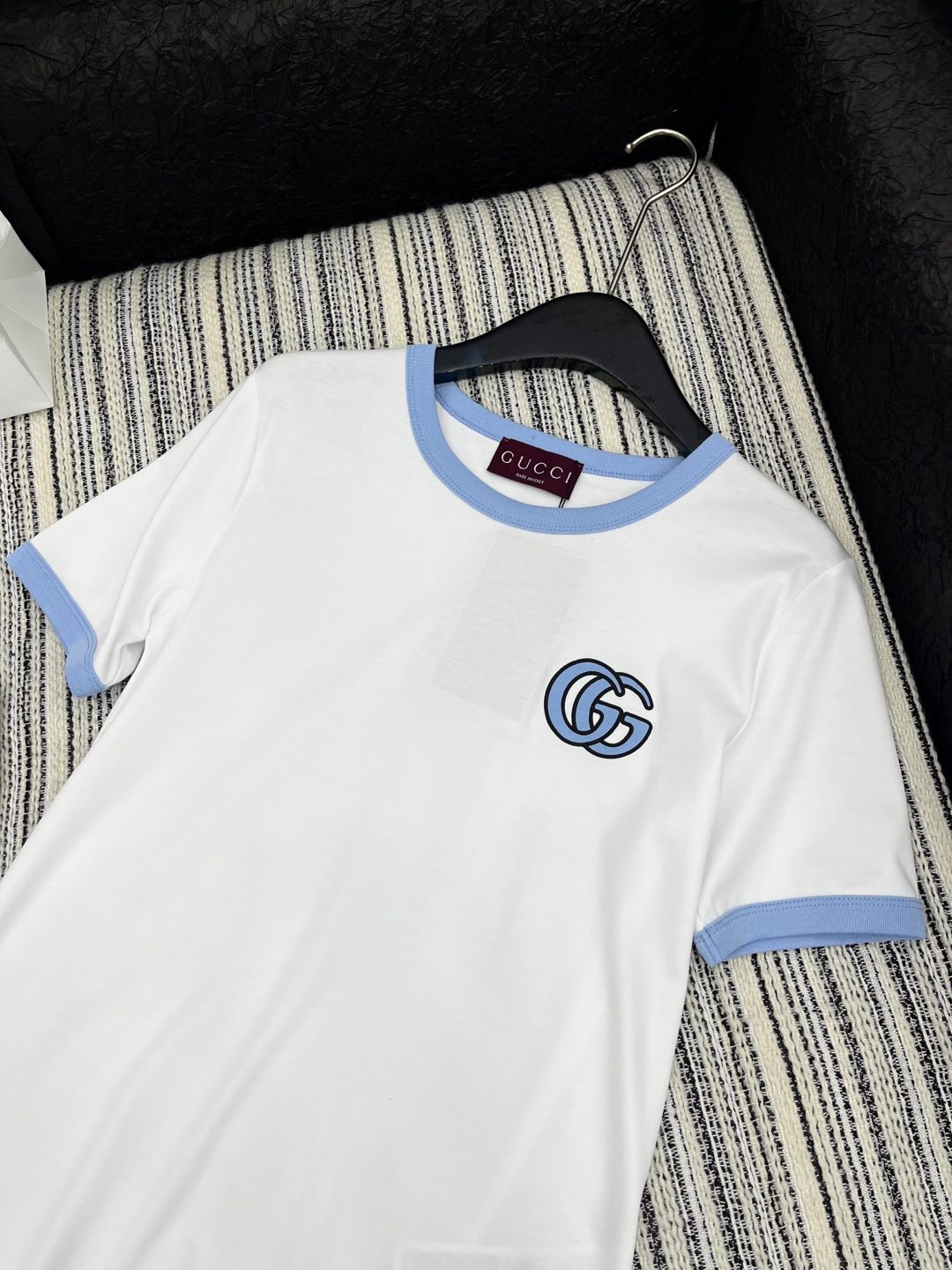 🛒𝐍𝐄𝐖 · 𝟐𝟎𝟐5/爆款现货

原单品质 Gucc*｜25新品印花短袖T恤
精致常规版型上身巨显瘦！