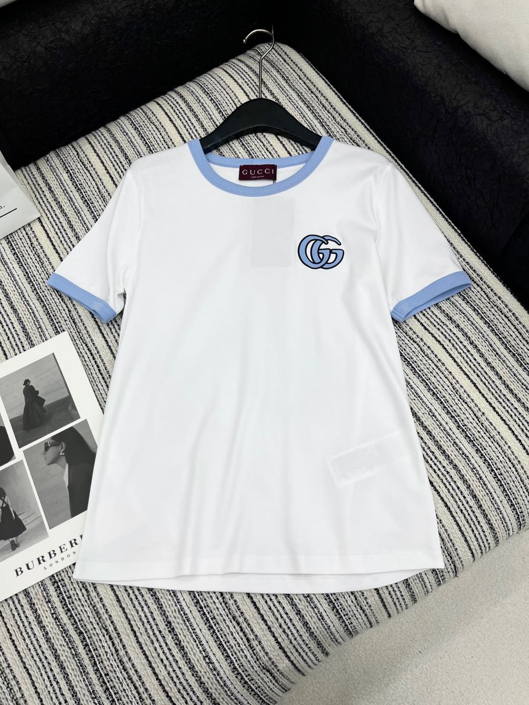 🛒𝐍𝐄𝐖 · 𝟐𝟎𝟐5/爆款现货

原单品质 Gucc*｜25新品印花短袖T恤
精致常规版型上身巨显瘦！