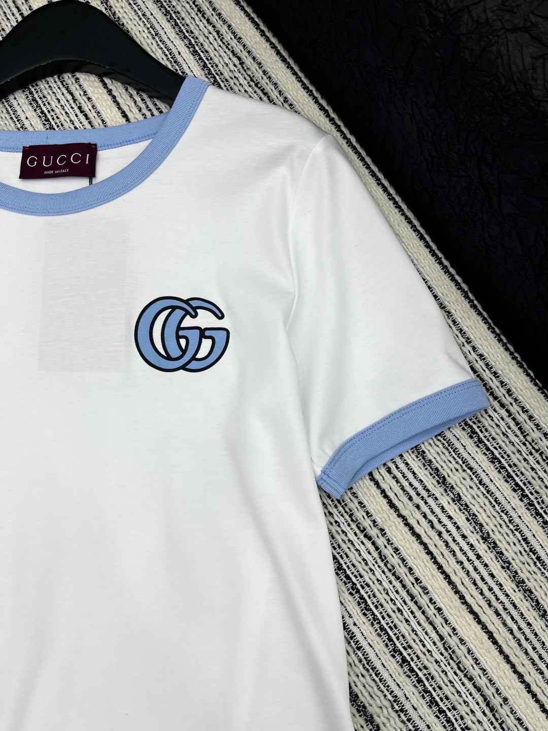🛒𝐍𝐄𝐖 · 𝟐𝟎𝟐5/爆款现货

原单品质 Gucc*｜25新品印花短袖T恤
精致常规版型上身巨显瘦！
