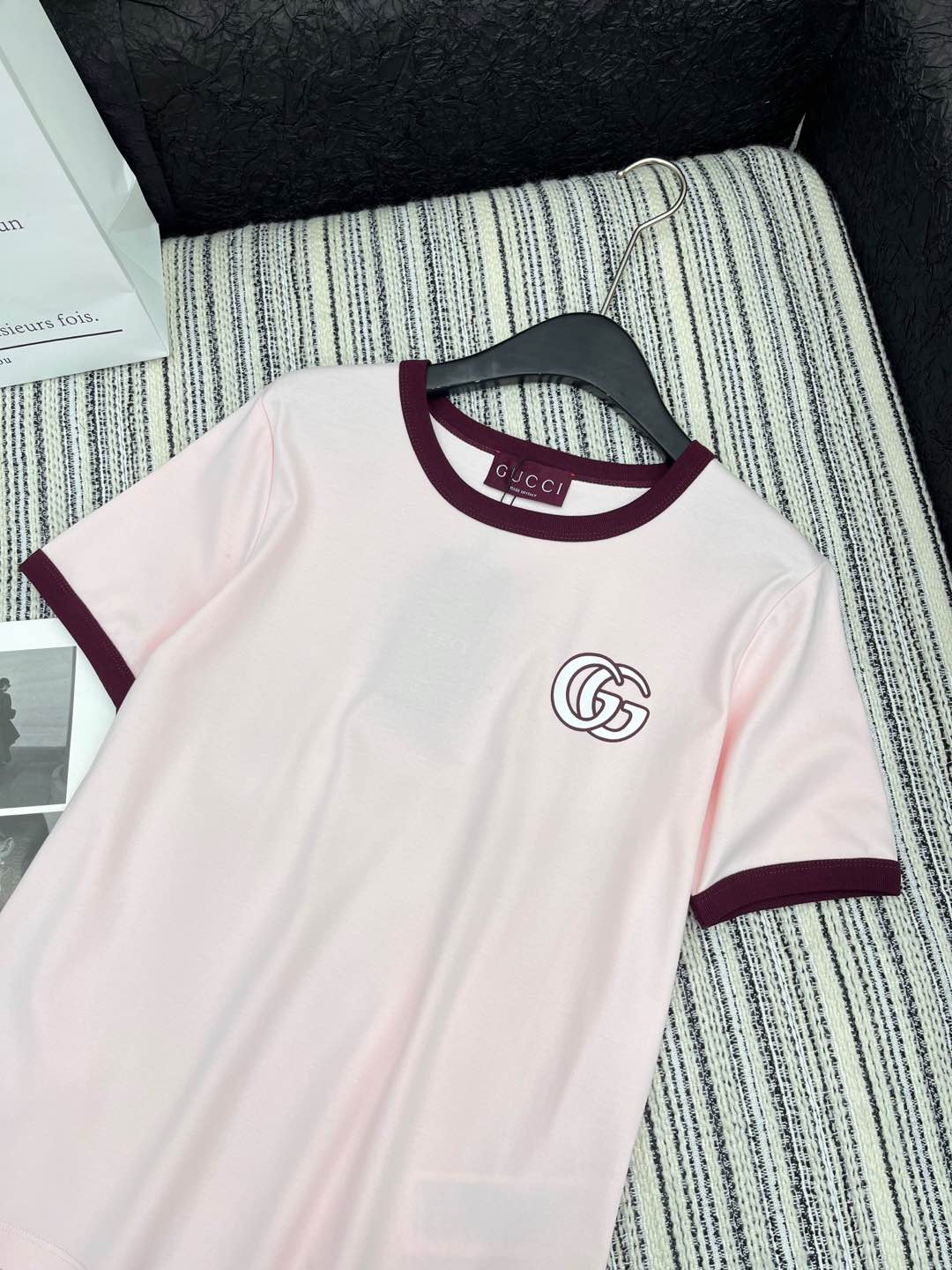 🛒𝐍𝐄𝐖 · 𝟐𝟎𝟐5/爆款现货

原单品质 Gucc*｜25新品印花短袖T恤
精致常规版型上身巨显瘦！