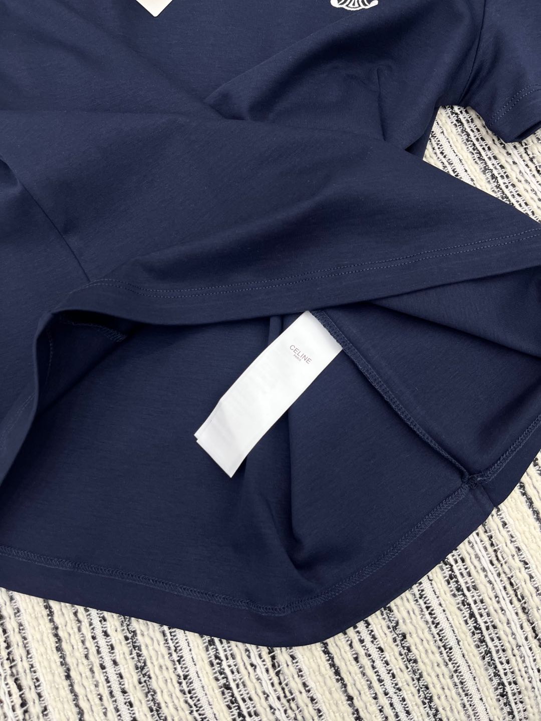 🛒𝐍𝐄𝐖 · 𝟐𝟎𝟐5/爆款现货

原单品质 Celi*｜2025早春新品圆领短袖𝑇𝑒𝑒
定制棉材质 透