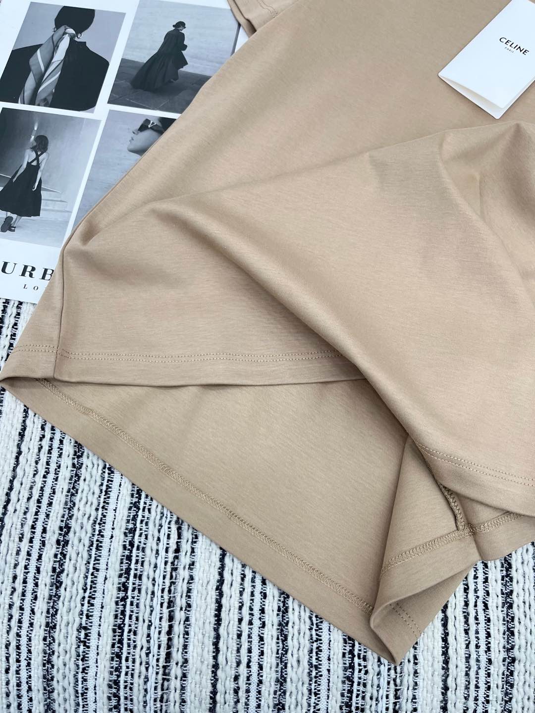 🛒𝐍𝐄𝐖 · 𝟐𝟎𝟐5/爆款现货

原单品质 Celi*｜2025早春新品圆领短袖𝑇𝑒𝑒
定制棉材质 透