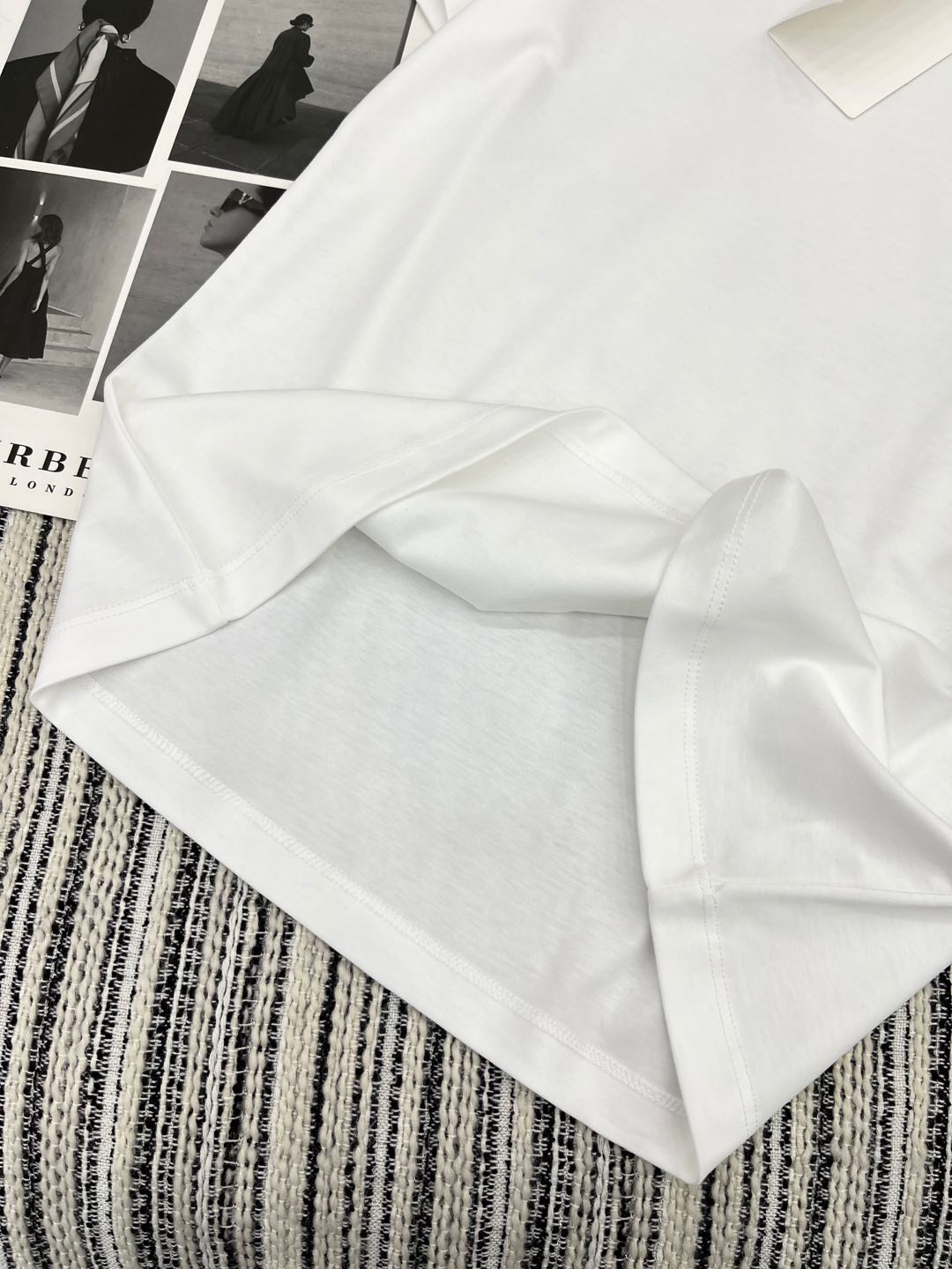 🛒𝐍𝐄𝐖 · 𝟐𝟎𝟐5/爆款现货

原单品质 Celi*｜2025早春新品圆领短袖𝑇𝑒𝑒
定制棉材质 透