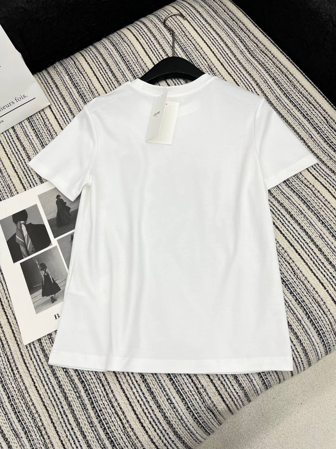 🛒𝐍𝐄𝐖 · 𝟐𝟎𝟐5/爆款现货

原单品质 Celi*｜2025早春新品圆领短袖𝑇𝑒𝑒
定制棉材质 透