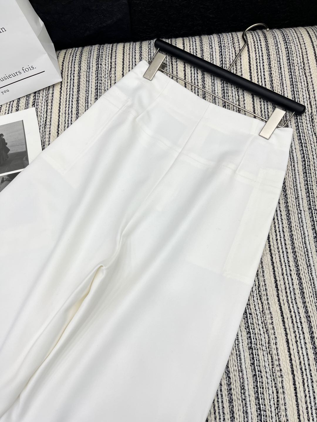 🛒𝐍𝐄𝐖 · 𝟐𝟎𝟐5/爆款现货

原单品质 MM6*｜25新款工装式休闲裤
颜色百搭高级 撞色刺绣尽显